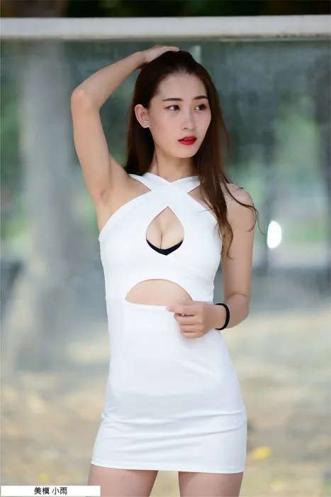 [爱美足] NO.096 小雨 露肩连衣短裙 高跟美腿外拍 街拍#[100P]-3