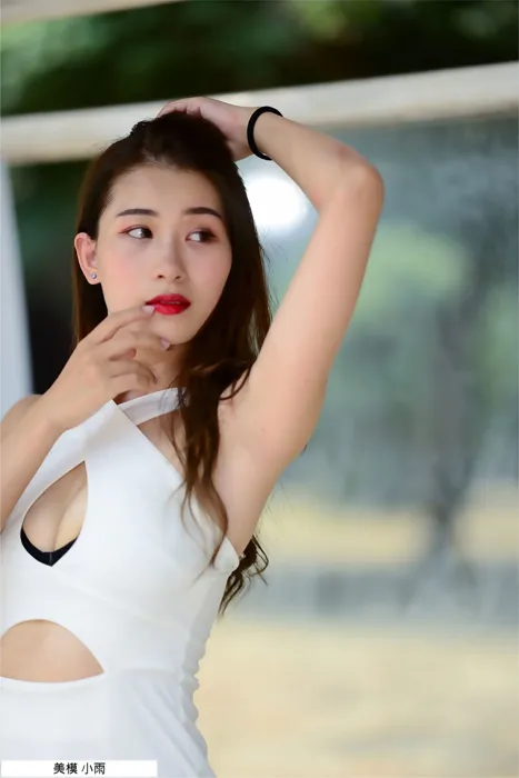 [爱美足] NO.096 小雨 露肩连衣短裙 高跟美腿外拍 街拍#[100P]-2