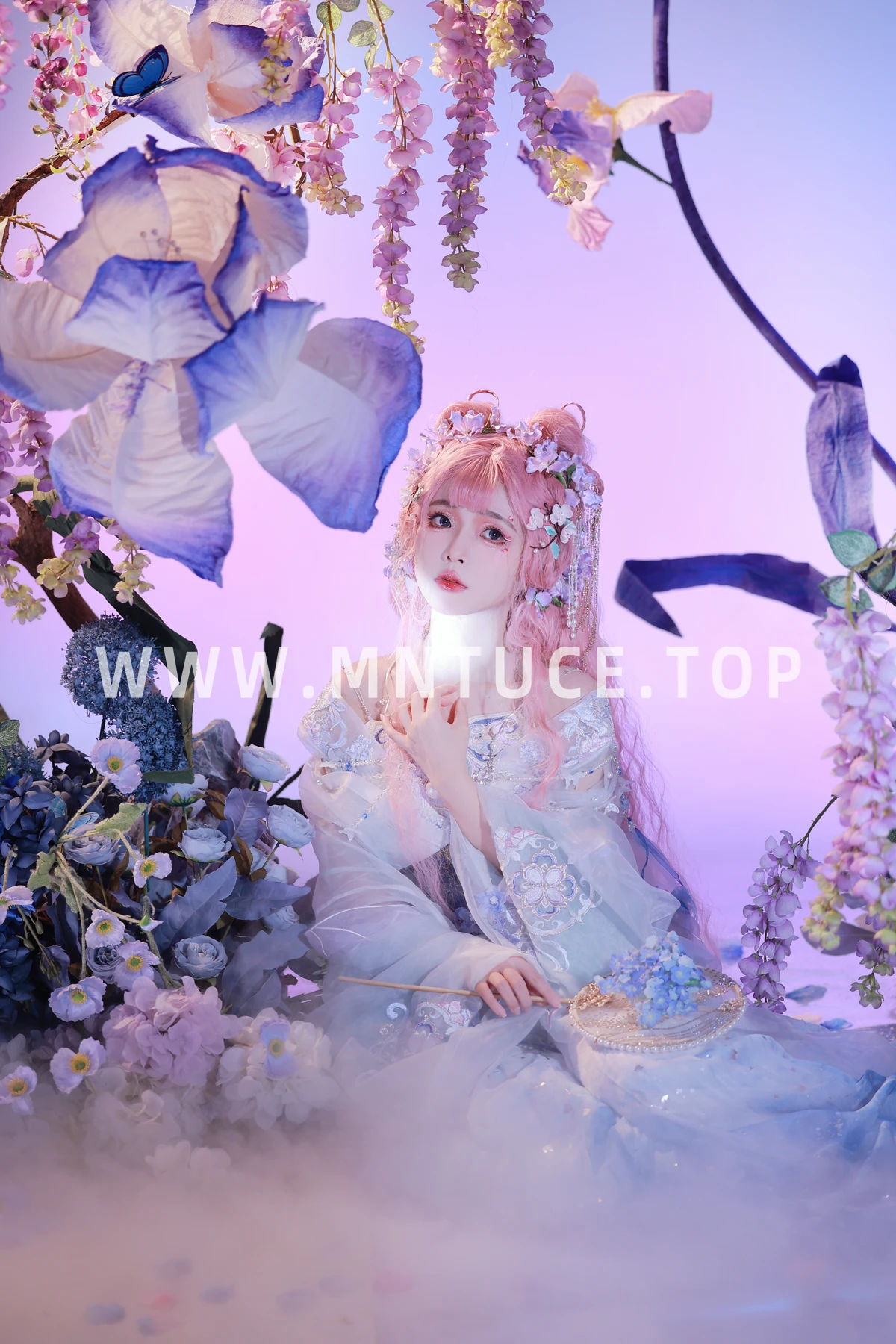 [艺图语] 2023.01.07 Vol.2857 – 花月夜蝶梦 怀里猫ovo#[22P]-1