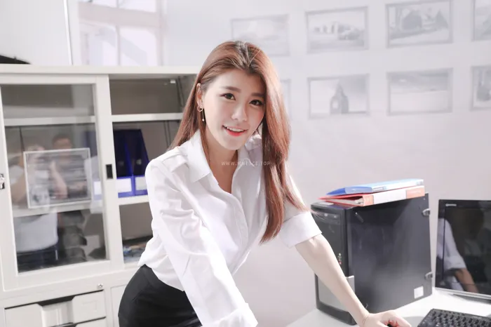 [爱美足] NO.049 陈波波 制服OL黑丝 高跟美腿旅拍 街拍#[39P]-5