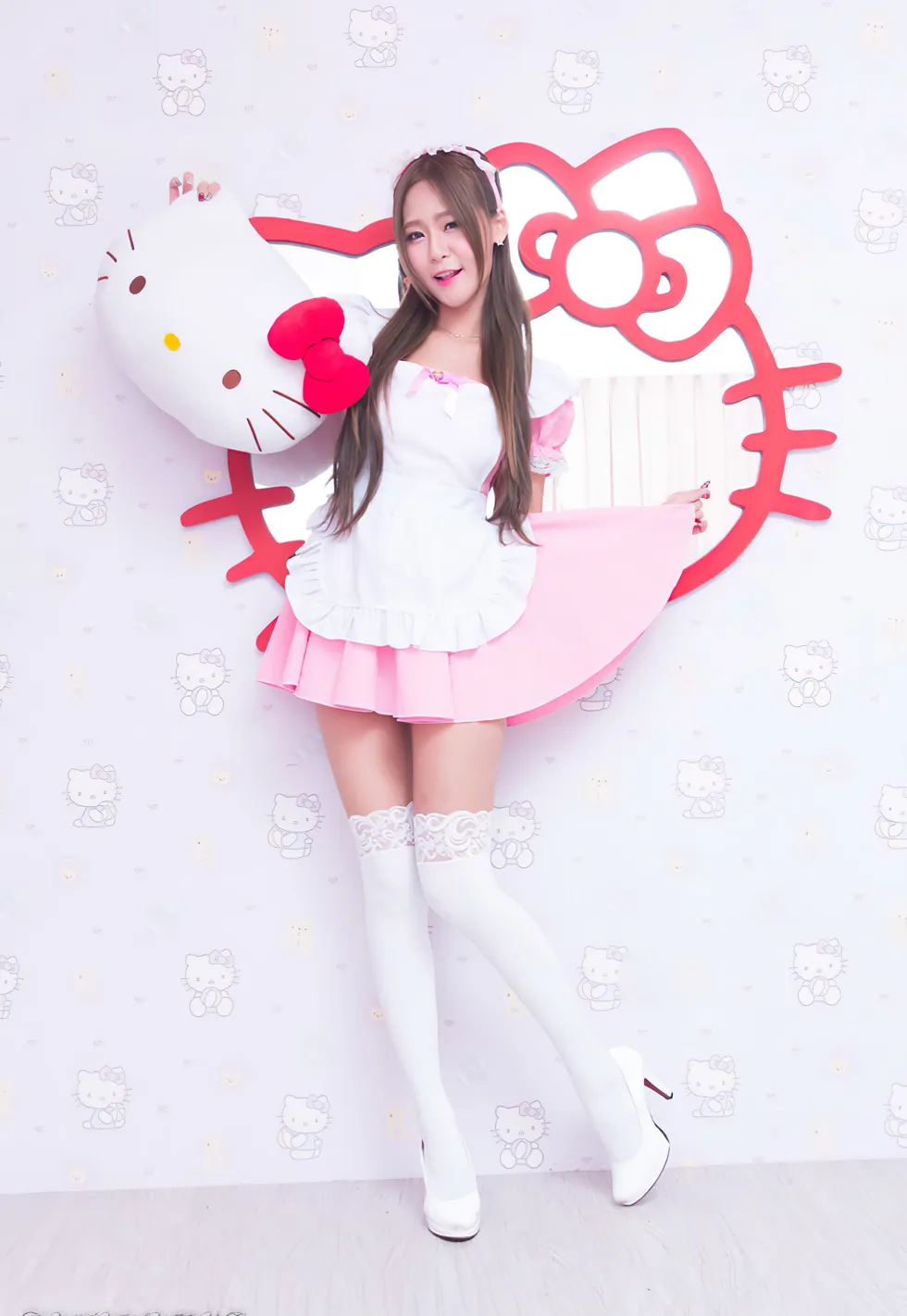 [爱美足] NO.173 小雪 女仆装膝上白丝高跟美腿 街拍#[105P]-1