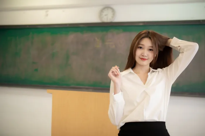 [爱美足] NO.067  刘美筠 OL黑丝 高跟美腿旅拍 街拍#[51P]-3