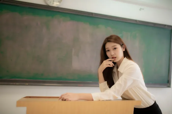 [爱美足] NO.067  刘美筠 OL黑丝 高跟美腿旅拍 街拍#[51P]-7