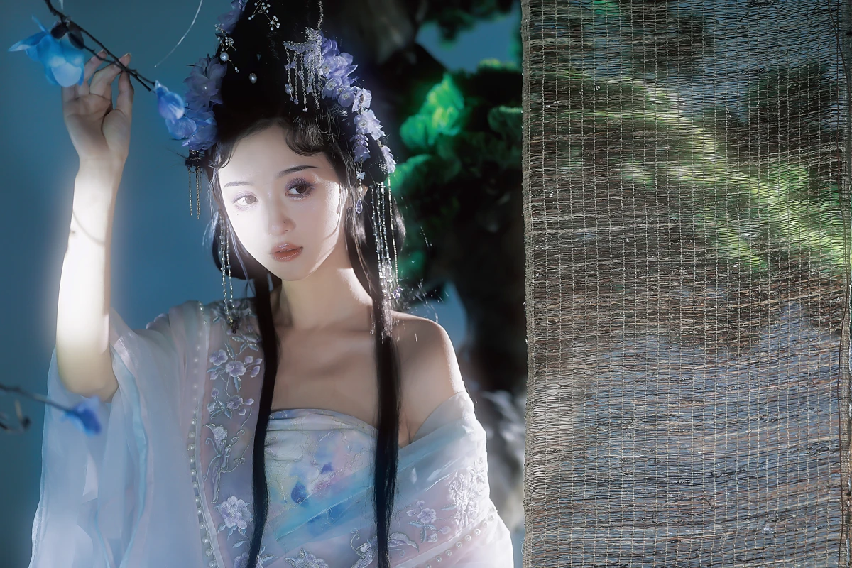 [艺图语] 2023.01.10 Vol.2882 – 那你呢，分得清我和她吗？ 一只梳子君#[29P]-5