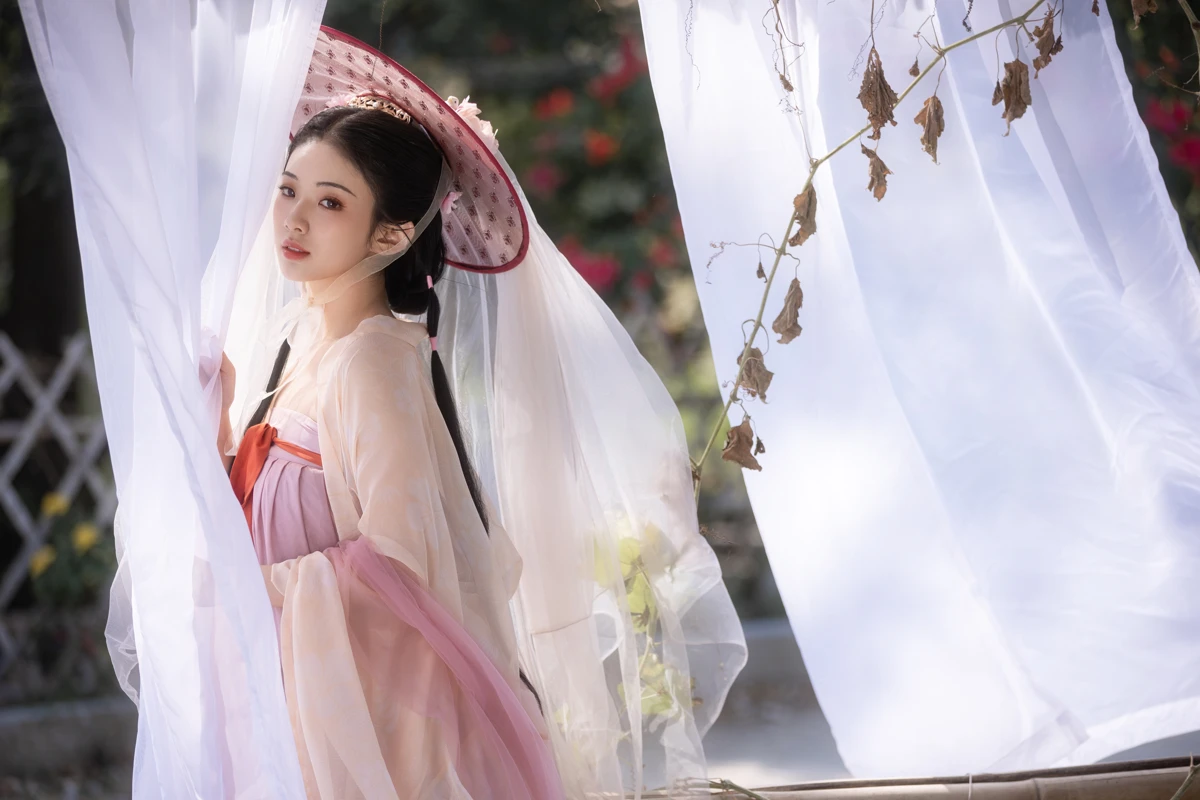 [艺图语] 2022.12.28 Vol.2778 – 若梦 崴一下#[27P]-16