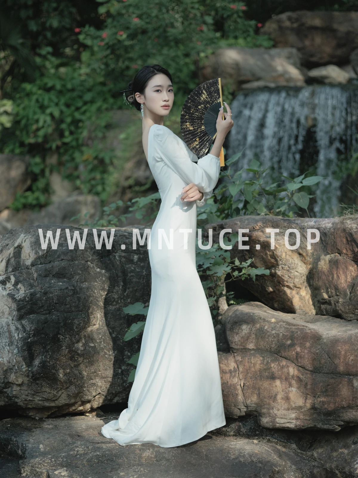 [艺图语] 2022.12.19 Vol.2713 – 落叶飞花 likeu#[47P]-5