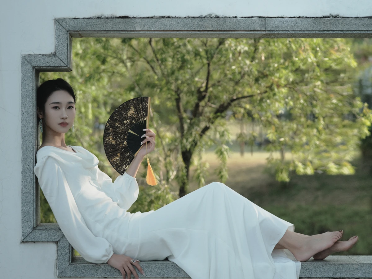 [艺图语] 2022.12.19 Vol.2713 – 落叶飞花 likeu#[47P]-7