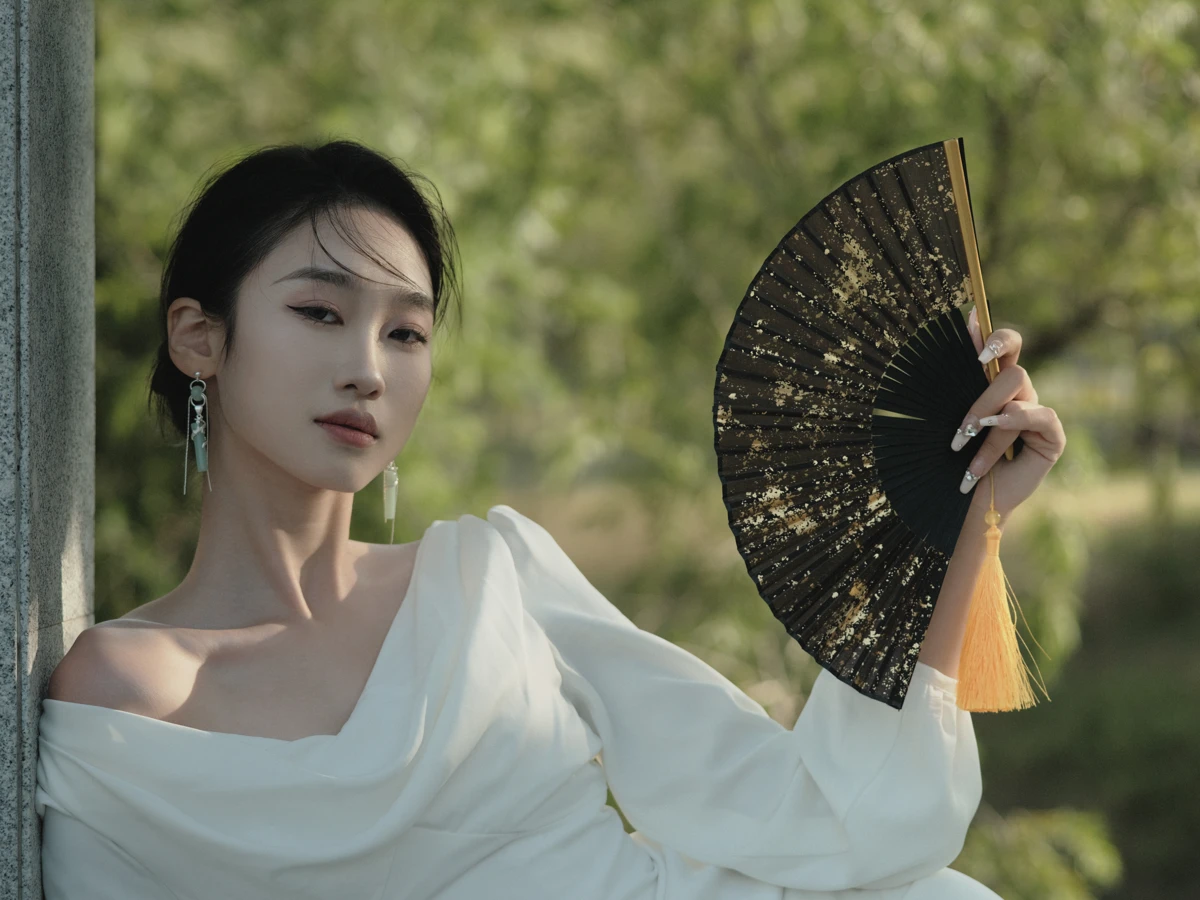 [艺图语] 2022.12.19 Vol.2713 – 落叶飞花 likeu#[47P]-8