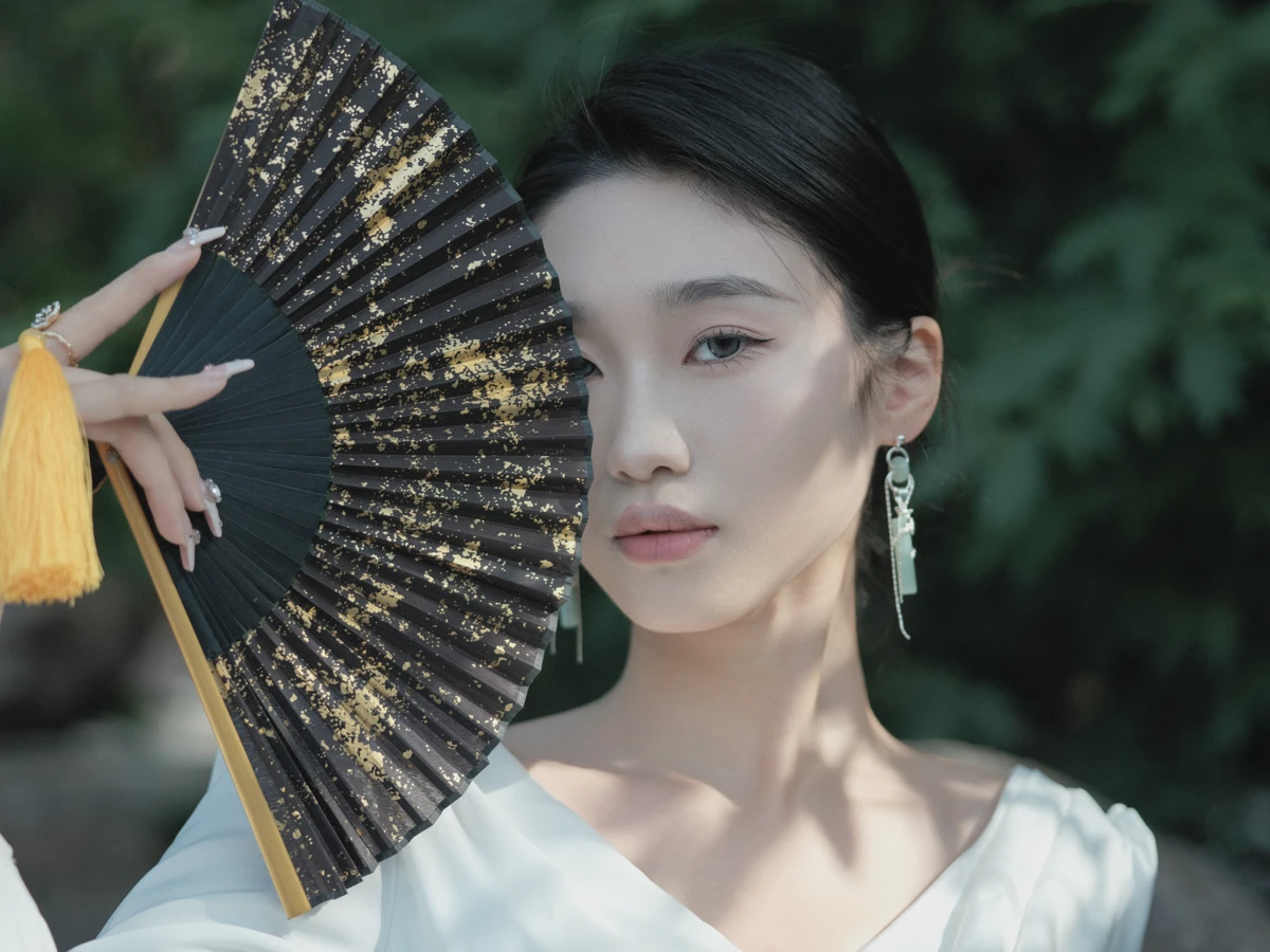 [艺图语] 2022.12.19 Vol.2713 – 落叶飞花 likeu#[47P]-6