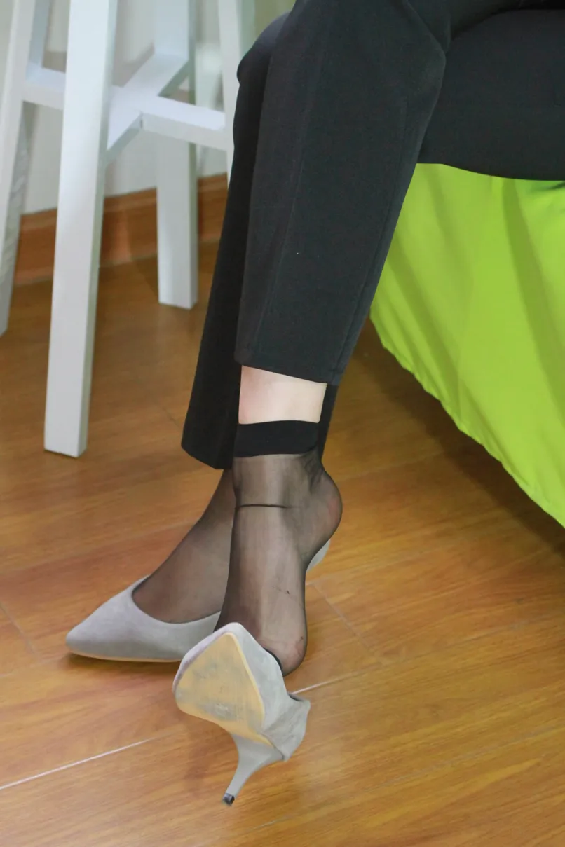 [爱美足] NO.027 马上就要踏入社会的小姐姐一身职业装清爽美丽 街拍#[90P]-5