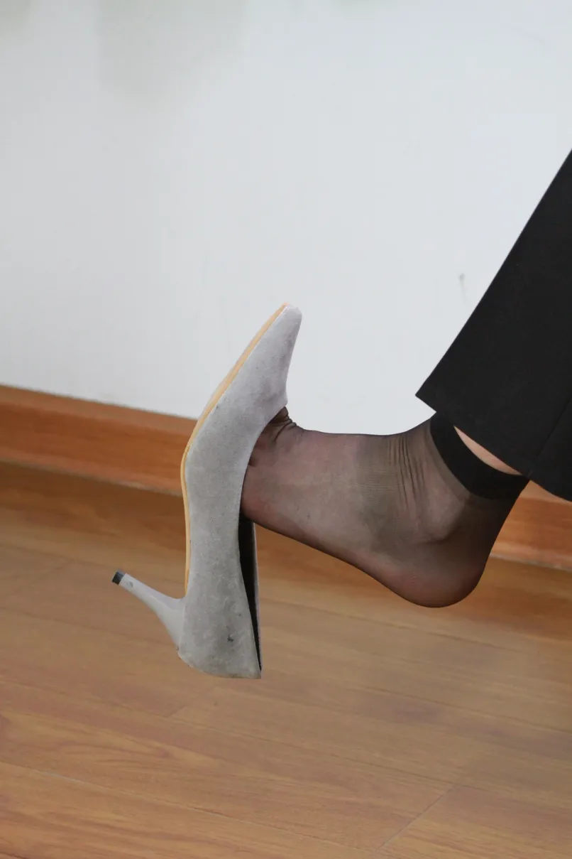 [爱美足] NO.027 马上就要踏入社会的小姐姐一身职业装清爽美丽 街拍#[90P]-3