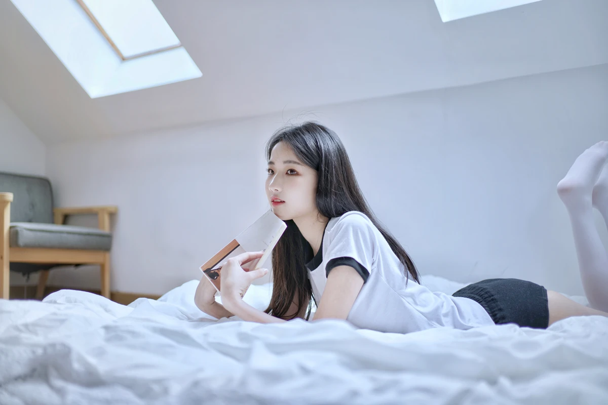 [艺图语] 2022.12.29 Vol.2785 – 阁楼里的素白 小静#[26P]-3