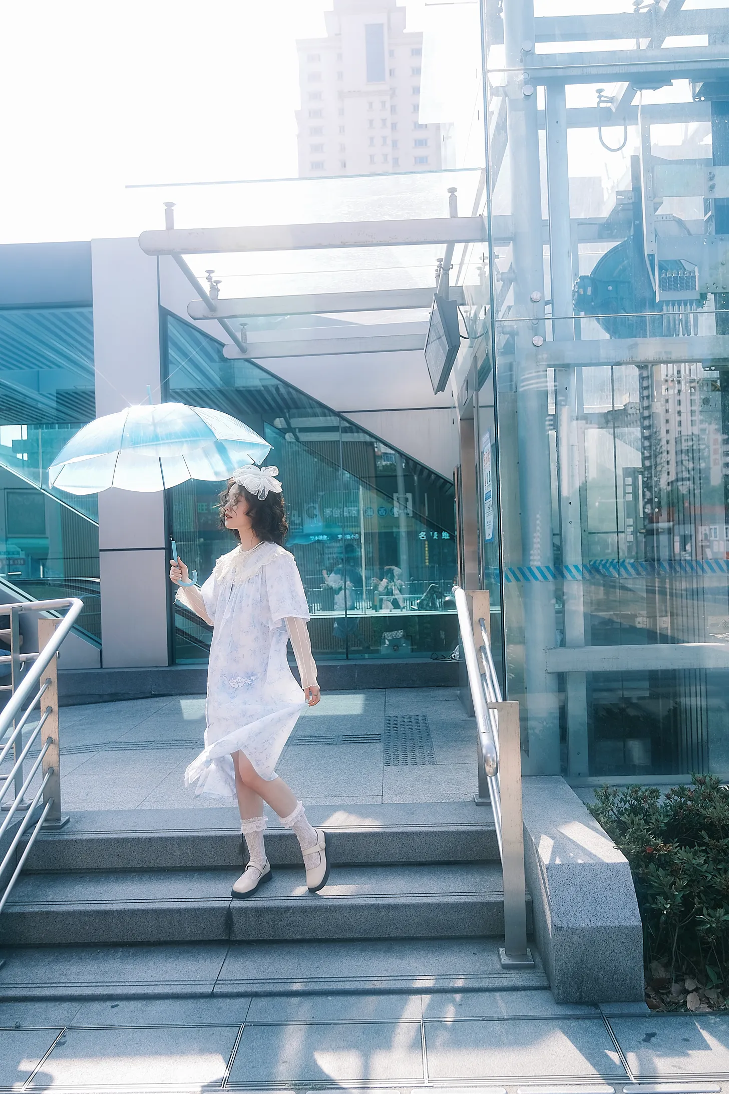 [艺图语] 2022.12.09 Vol.2633 – 爱丽丝漫游城市 馨馨#[23P]-2