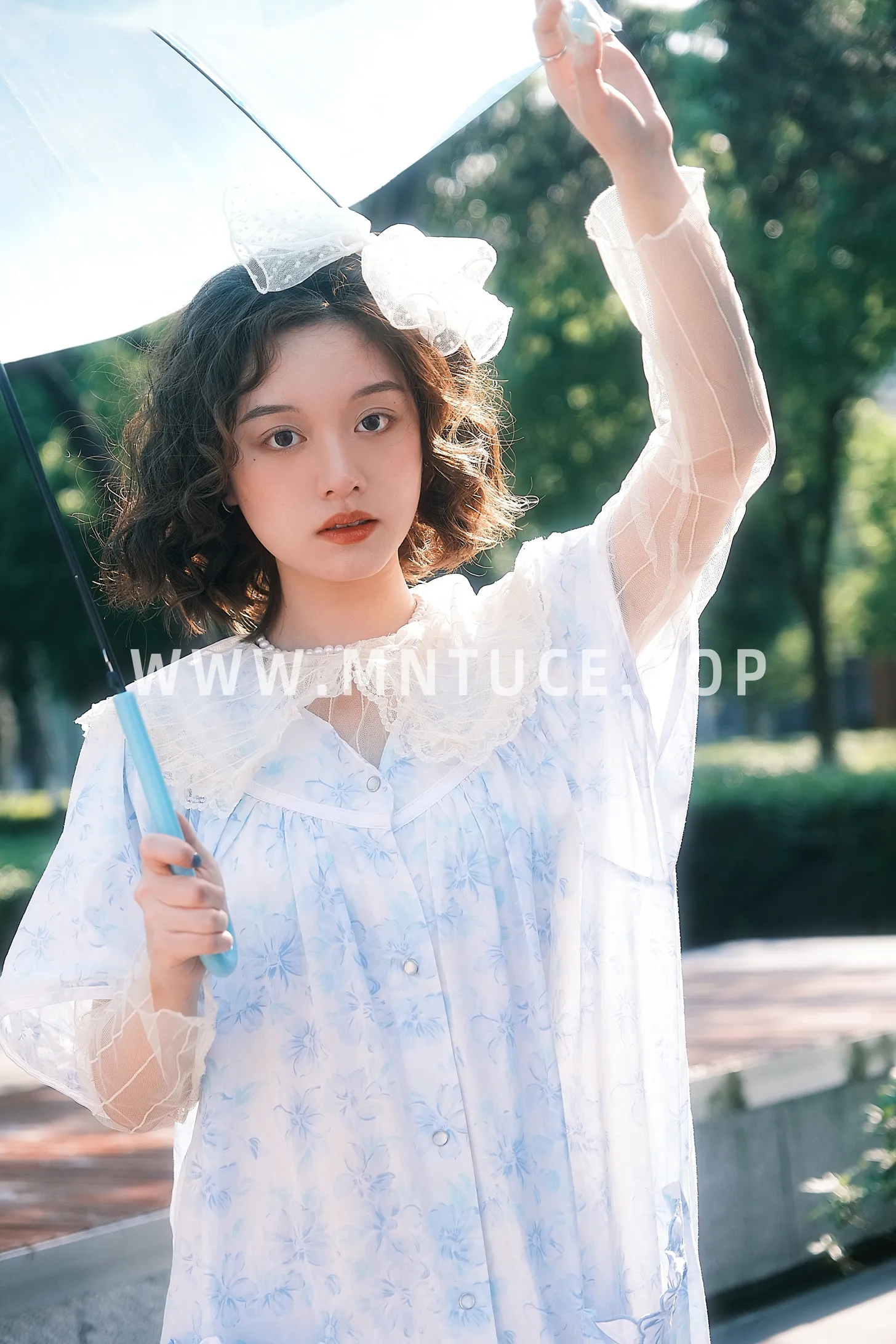 [艺图语] 2022.12.09 Vol.2633 – 爱丽丝漫游城市 馨馨#[23P]-8