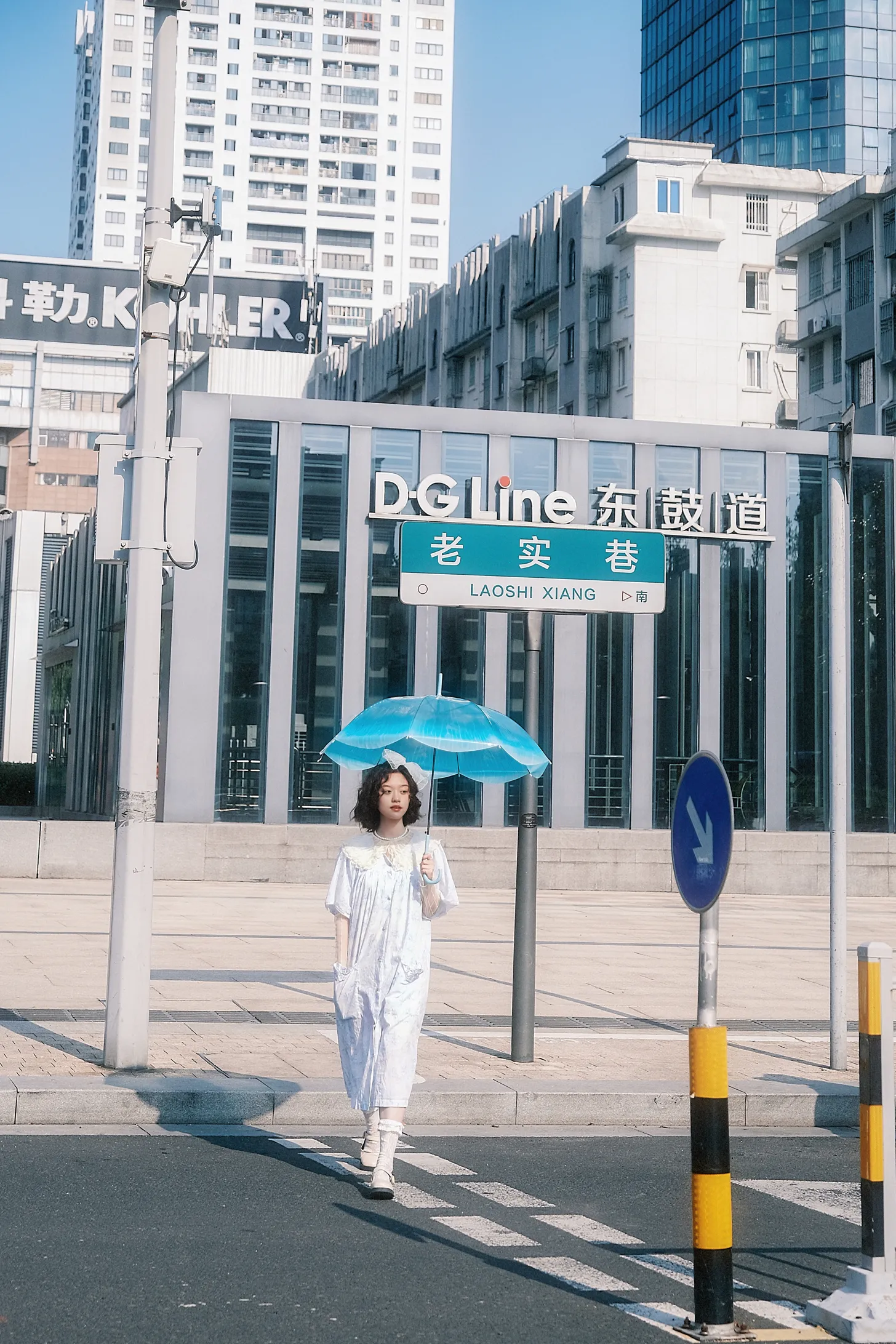 [艺图语] 2022.12.09 Vol.2633 – 爱丽丝漫游城市 馨馨#[23P]-2