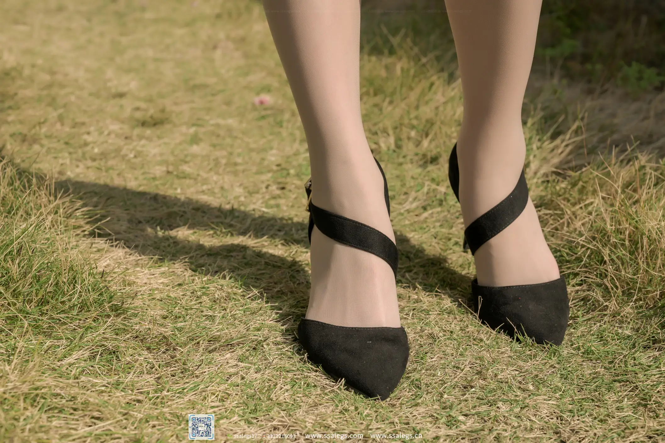 [爱美足] NO.495 君君 外拍写真（上) 丝社#[103P]-7