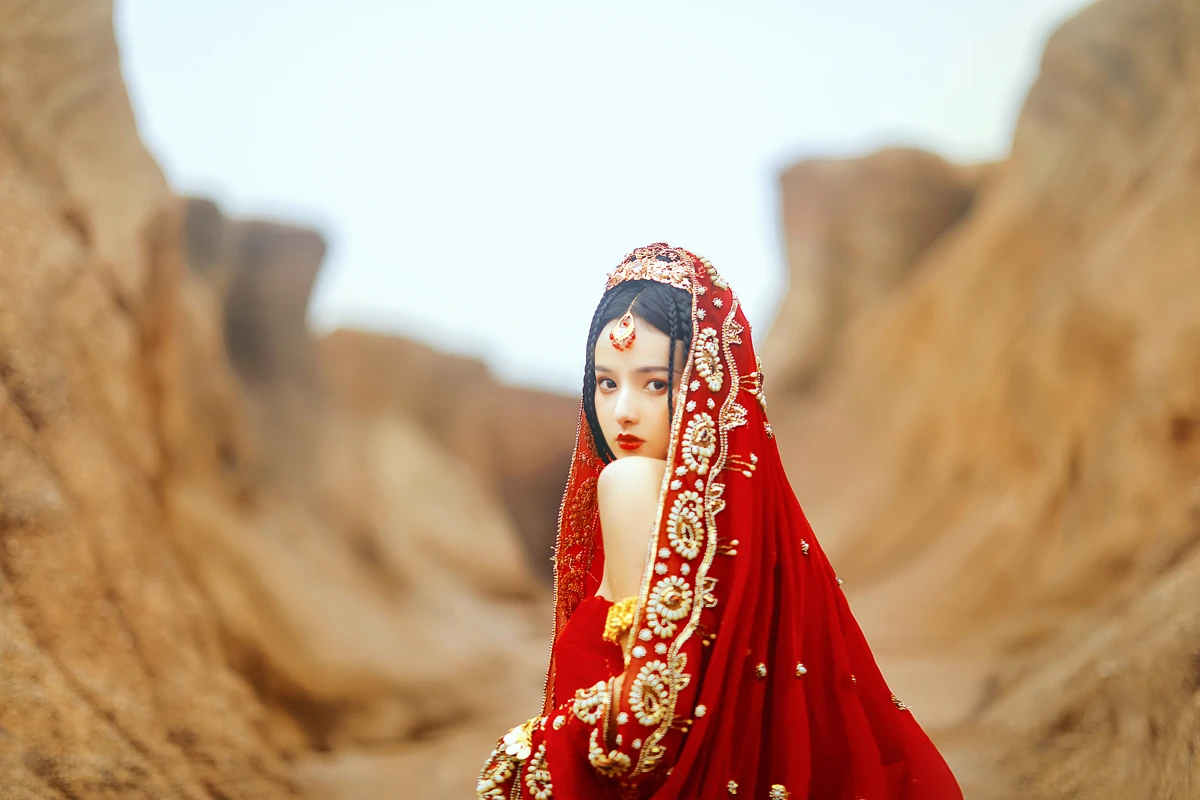 [艺图语] 2023.01.03 Vol.2828 – 西域美人 LLIYaNinG#[22P]-1