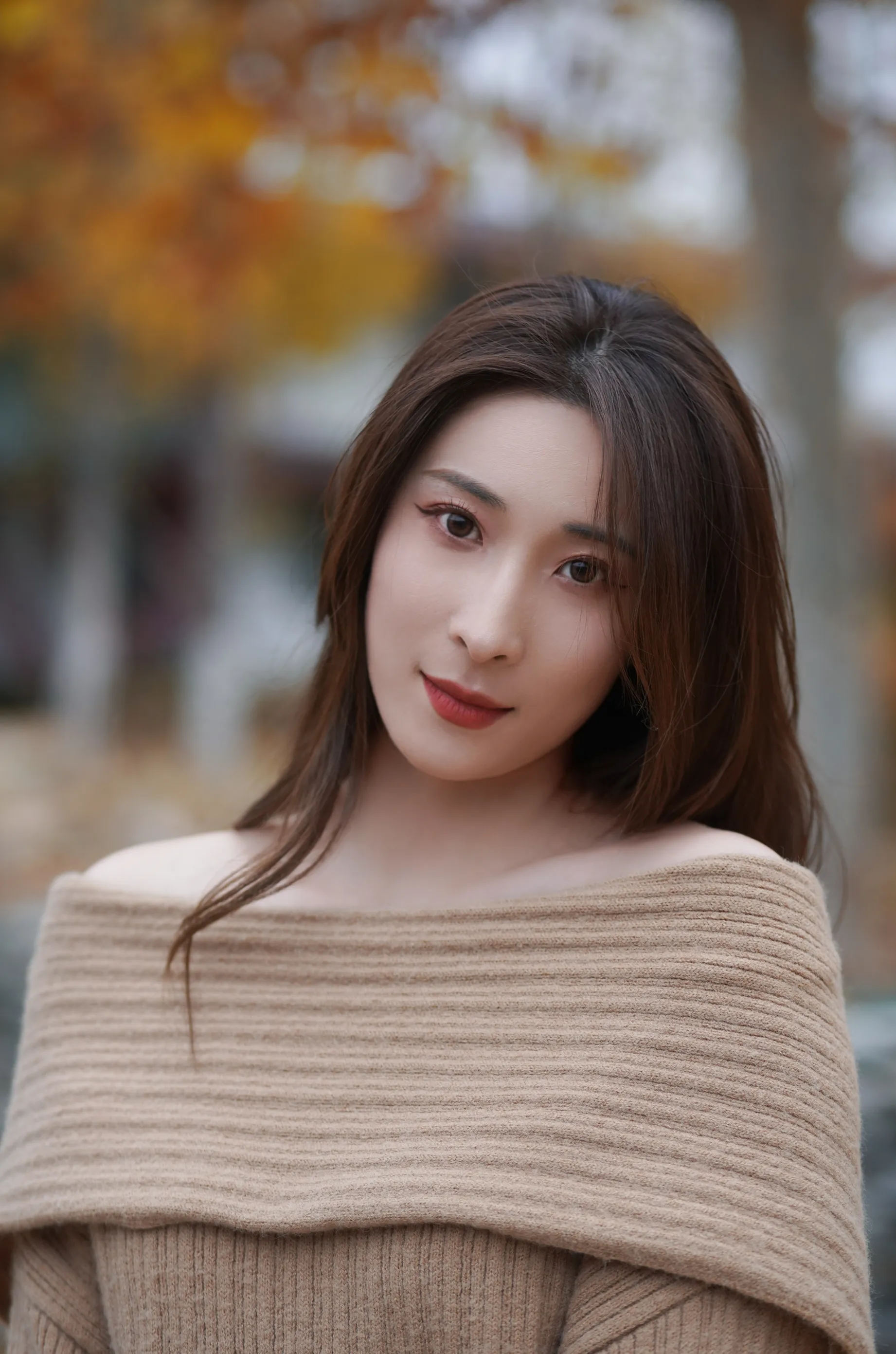 [艺图语] 2022.12.10 Vol.2646 – 叶落知秋 阿音#[26P]-4