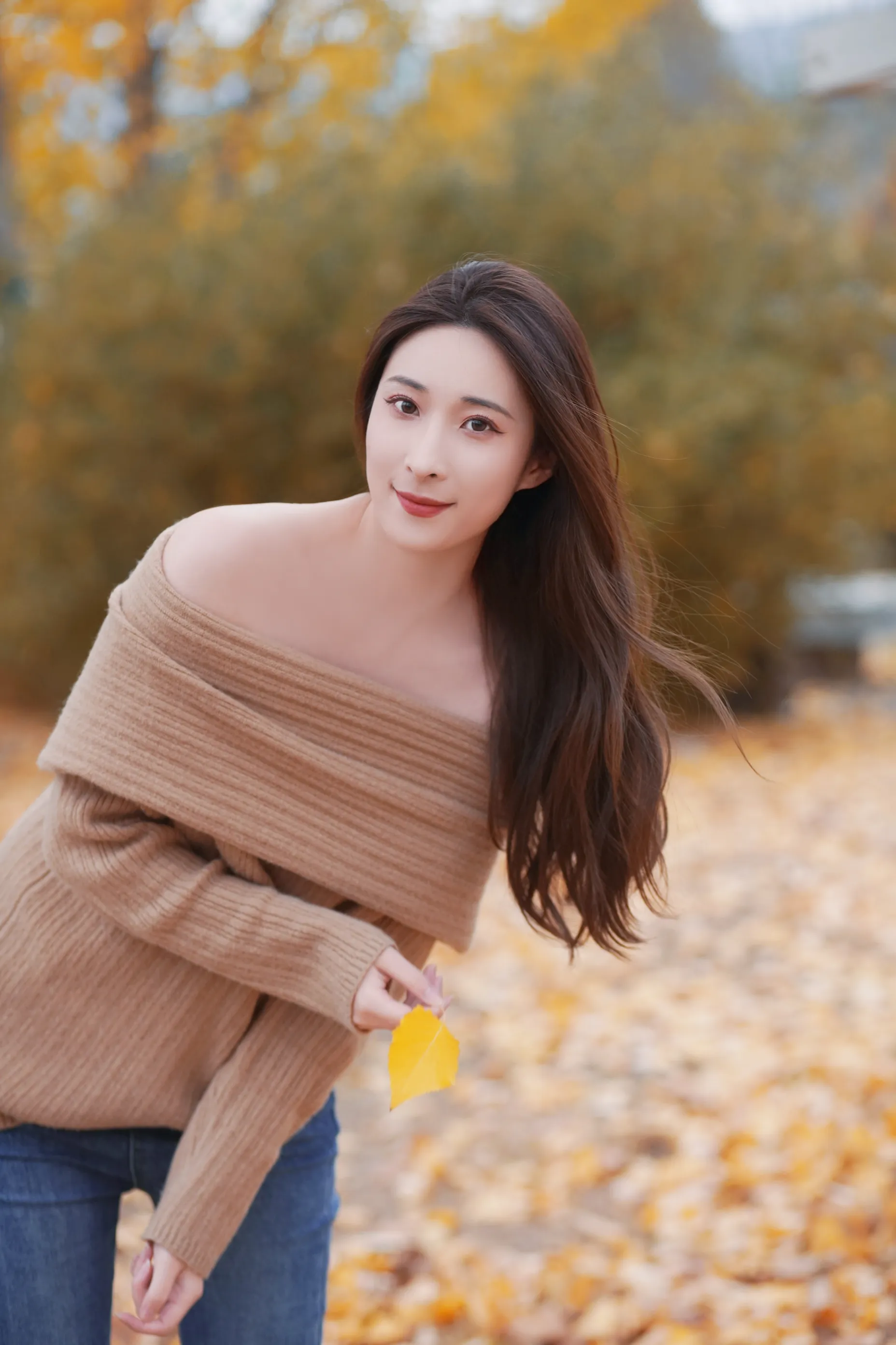 [艺图语] 2022.12.10 Vol.2646 – 叶落知秋 阿音#[26P]-7