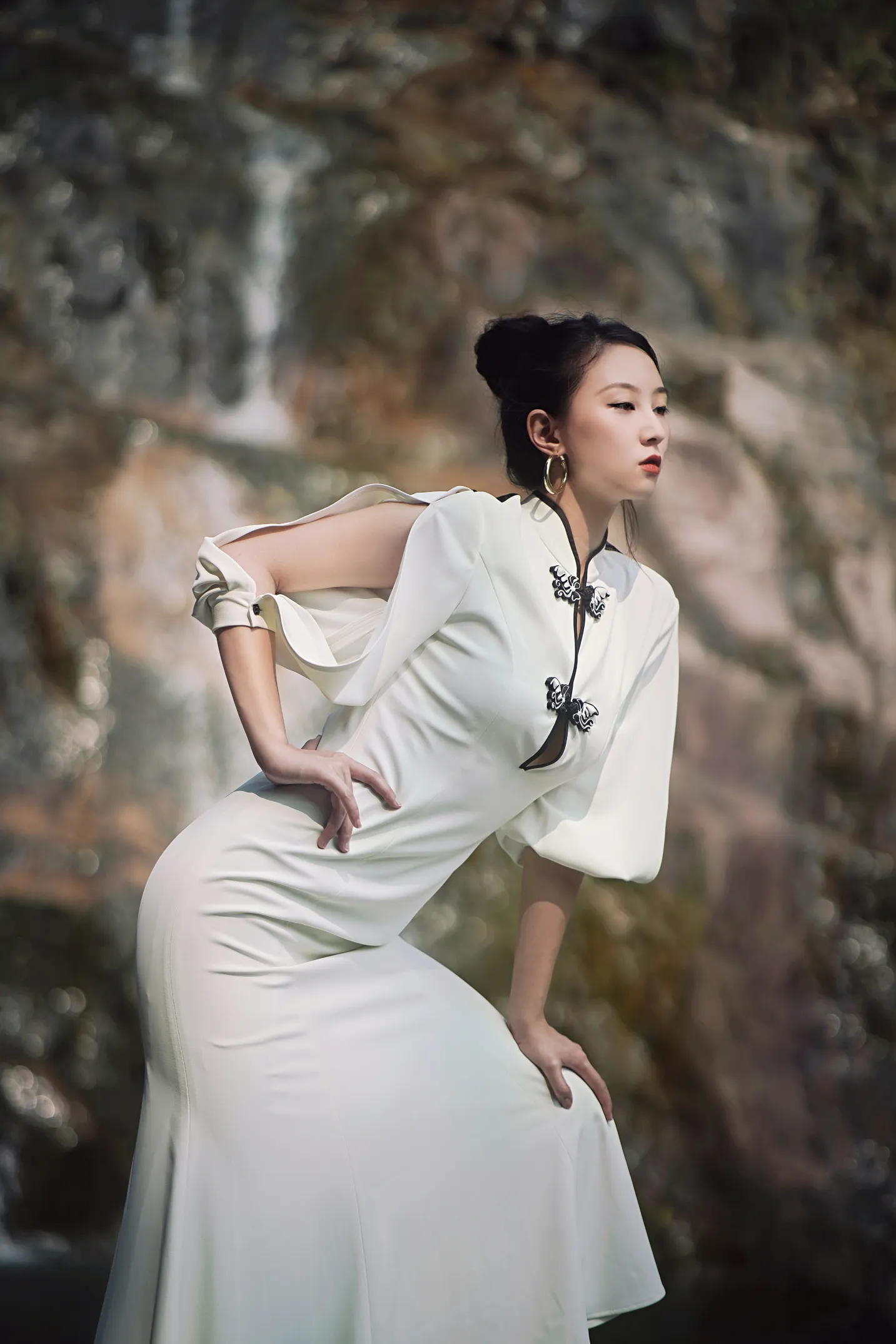 [艺图语] 2022.12.04 Vol.2596 – 飘绢流白 土土#[22P]-2