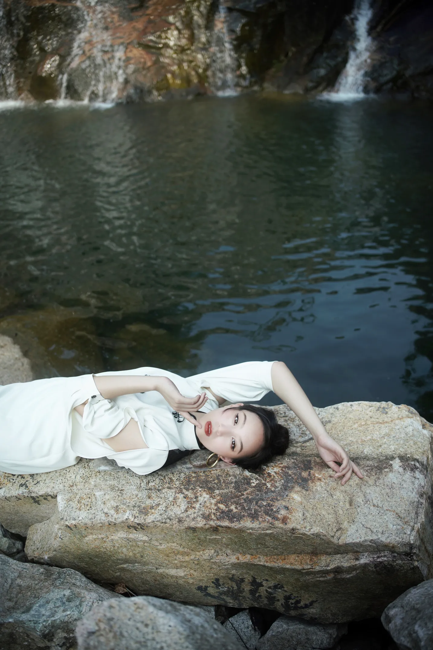 [艺图语] 2022.12.04 Vol.2596 – 飘绢流白 土土#[22P]-4