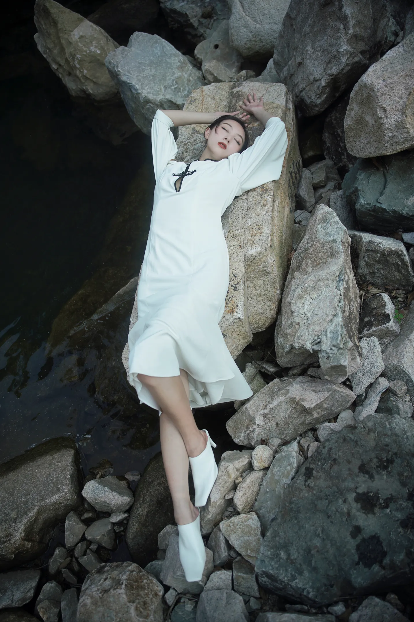 [艺图语] 2022.12.04 Vol.2596 – 飘绢流白 土土#[22P]-5