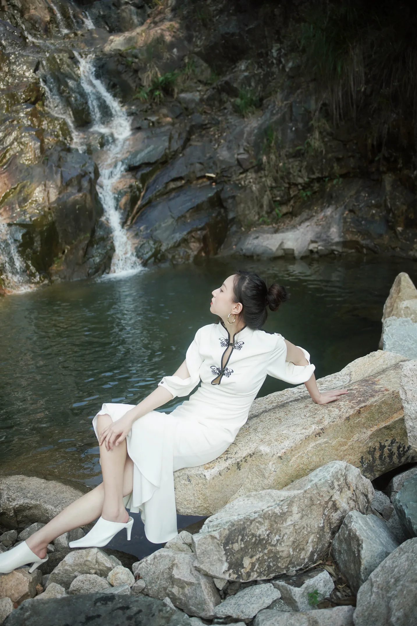 [艺图语] 2022.12.04 Vol.2596 – 飘绢流白 土土#[22P]-10