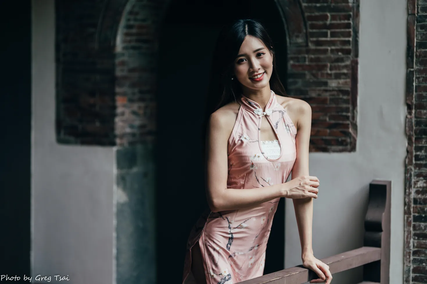 [爱美足] NO.138 张筠 粉色短旗袍丝袜高跟美腿 街拍#[36P]-1