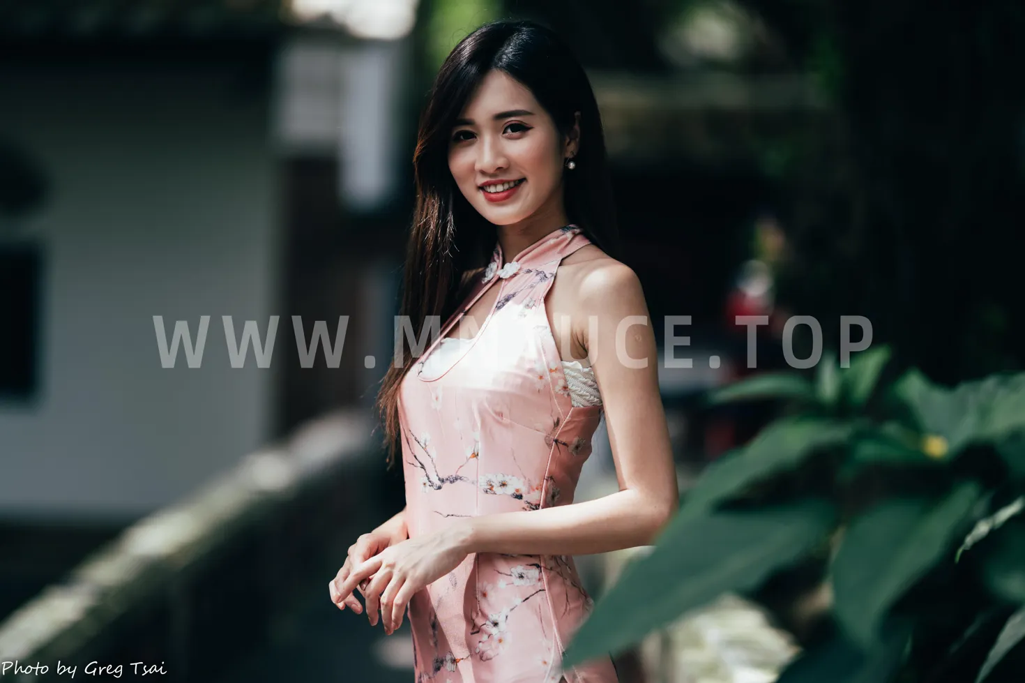 [爱美足] NO.138 张筠 粉色短旗袍丝袜高跟美腿 街拍#[36P]-5