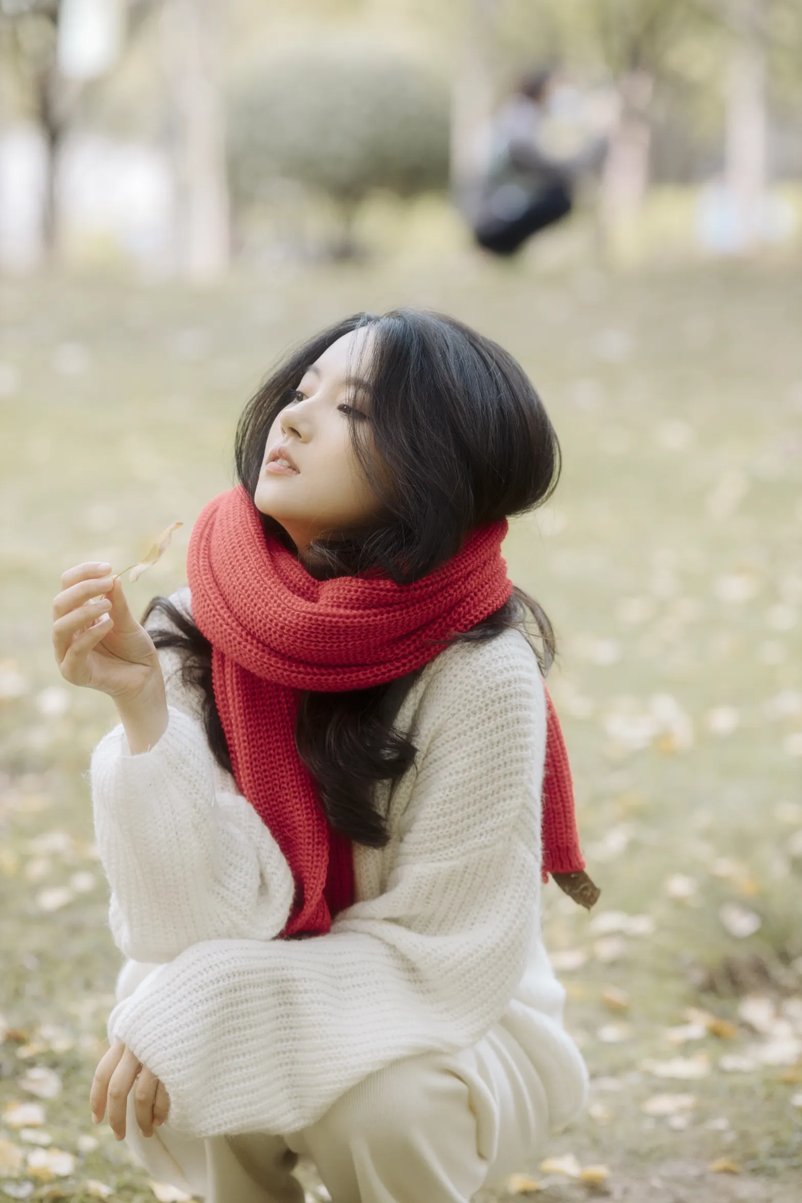 [艺图语] 2022.12.05 Vol.2604 – 红色暖冬 幽灵胡子#[46P]-1