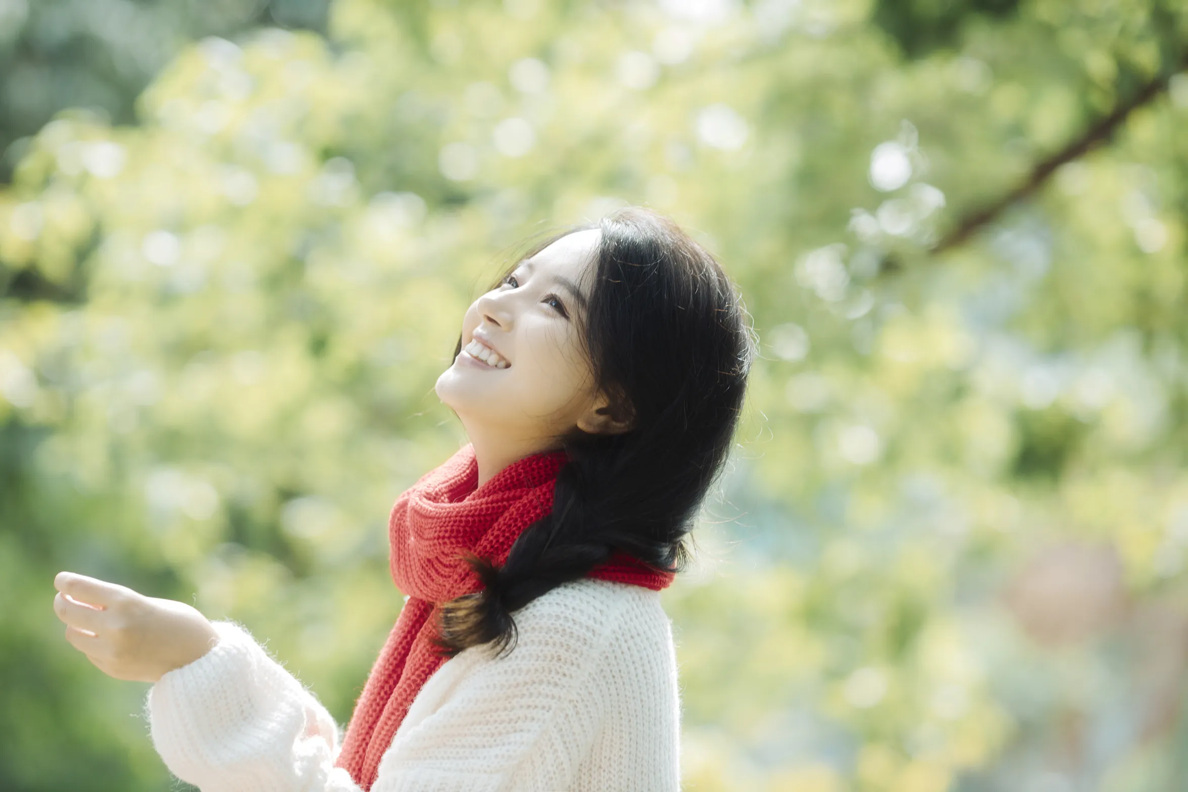 [艺图语] 2022.12.05 Vol.2604 – 红色暖冬 幽灵胡子#[46P]-4