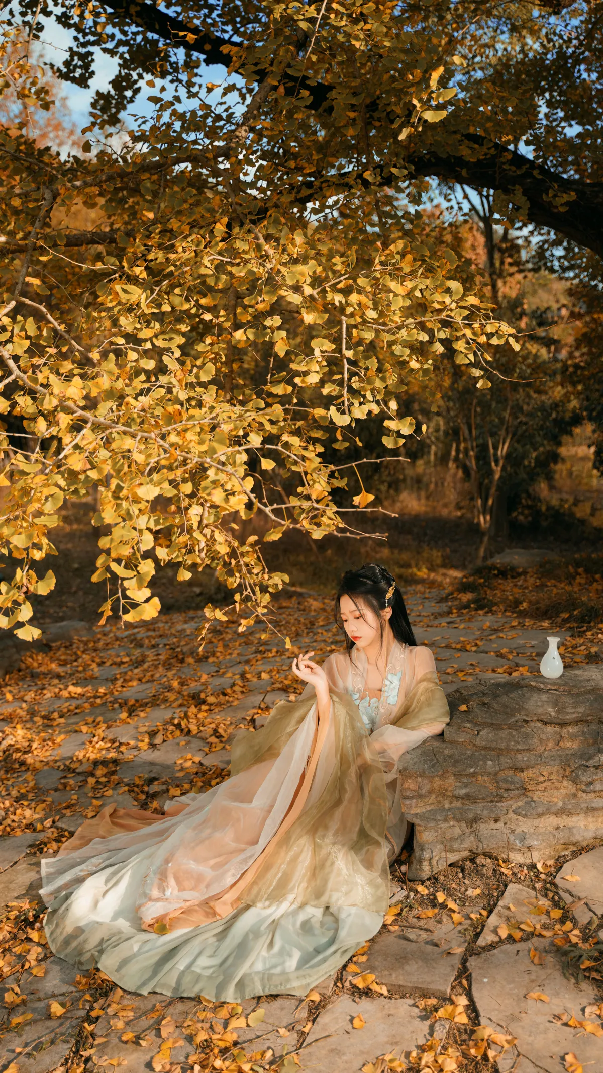 [艺图语] 2022.12.12 Vol.2664 – 银杏树下 旺旺小小舒#[39P]-2