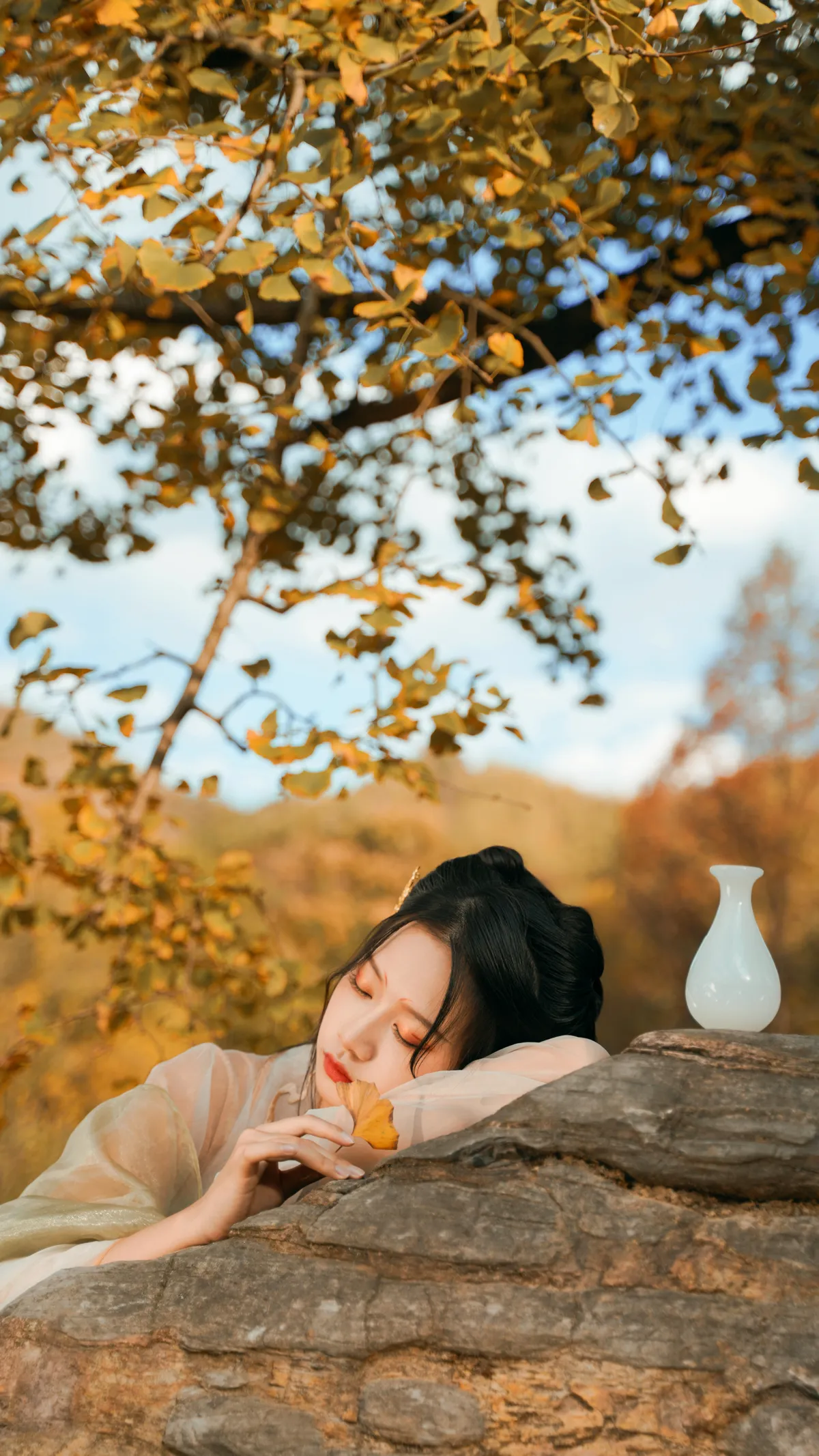 [艺图语] 2022.12.12 Vol.2664 – 银杏树下 旺旺小小舒#[39P]-5