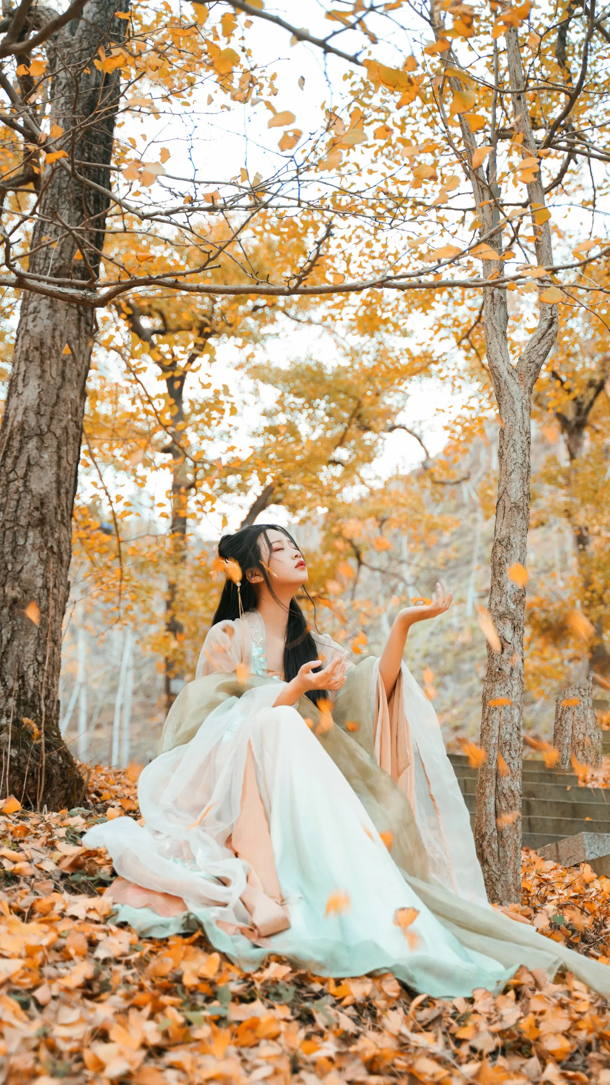 [艺图语] 2022.12.12 Vol.2664 – 银杏树下 旺旺小小舒#[39P]-5