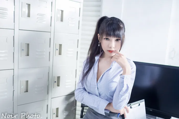 [爱美足] NO.072  依霜 OL黑丝 高跟美腿外拍 街拍#[37P]-1