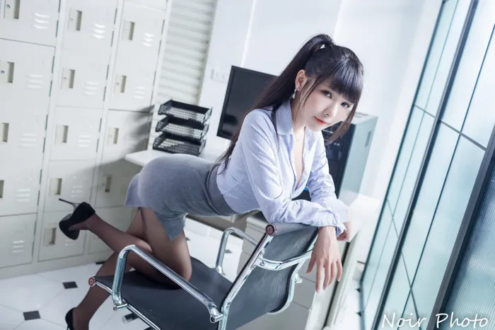 [爱美足] NO.072  依霜 OL黑丝 高跟美腿外拍 街拍#[37P]-2