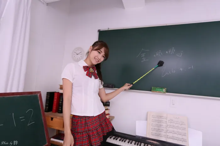 [爱美足] NO.060  金娜娜 学生制服 高跟美腿棚拍 街拍#[67P]-9