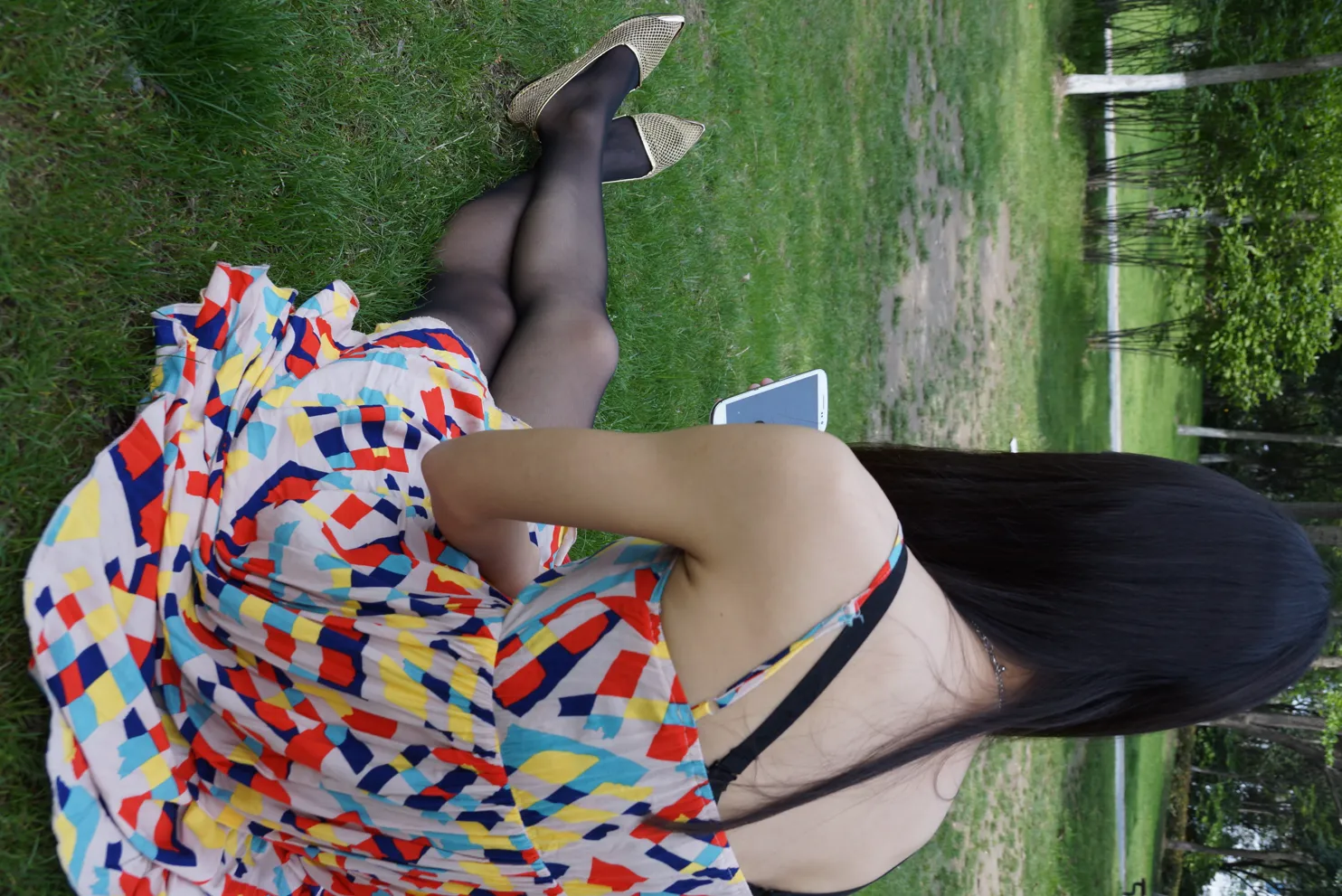 [爱美足] NO.031 草地上的长黑丝 街拍#[56P]-3