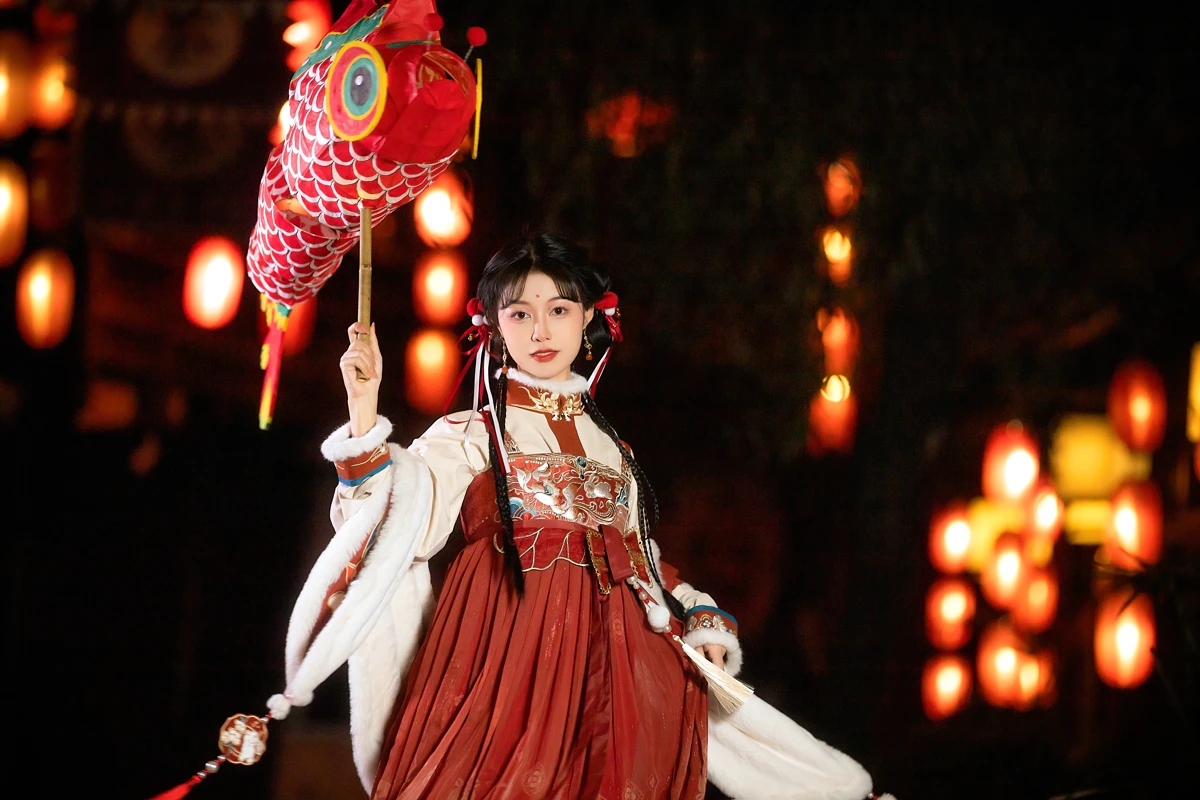 [艺图语] 2023.02.09 Vol.3003 逛灯会 梨一依#[22P]-1