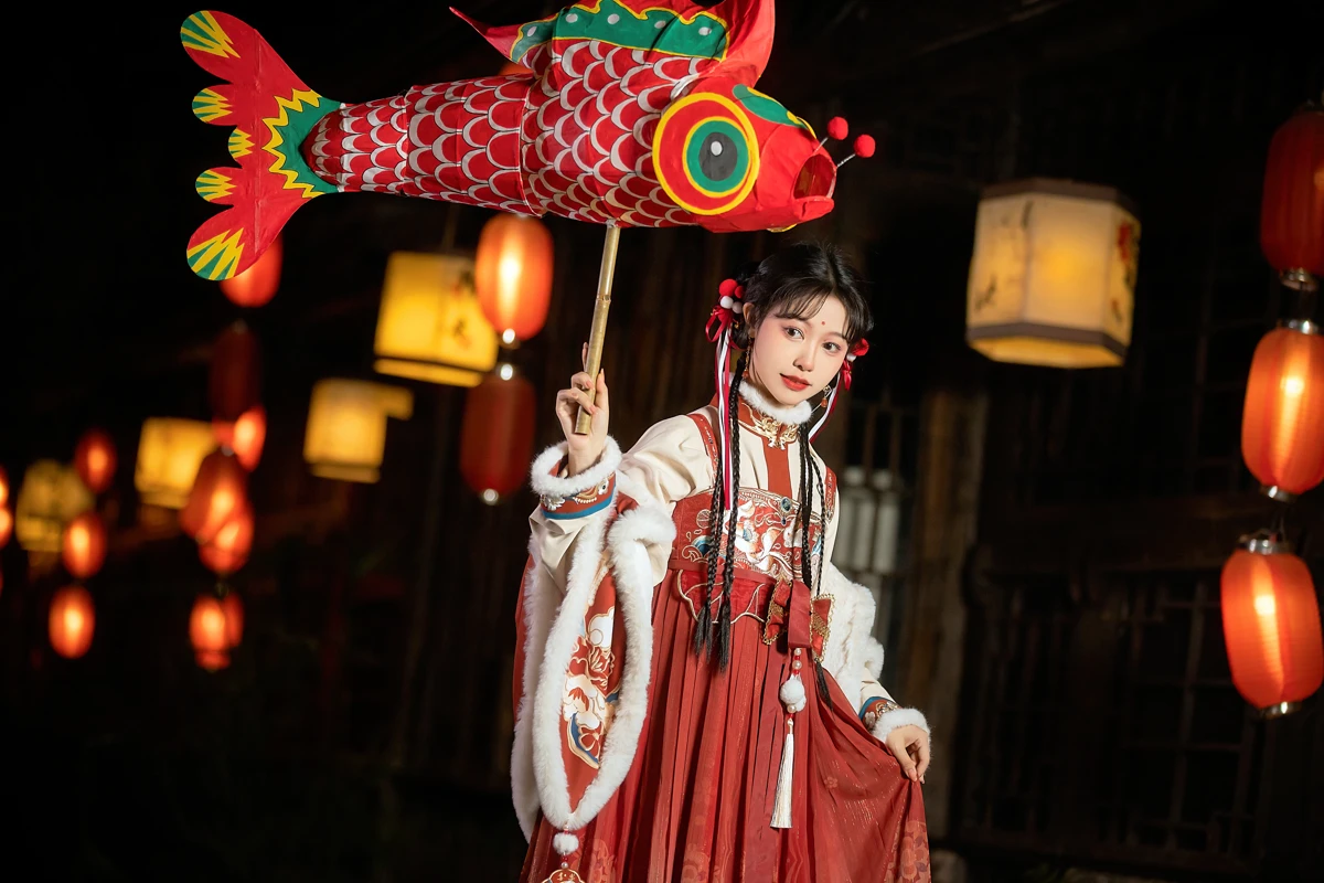 [艺图语] 2023.02.09 Vol.3003 逛灯会 梨一依#[22P]-10