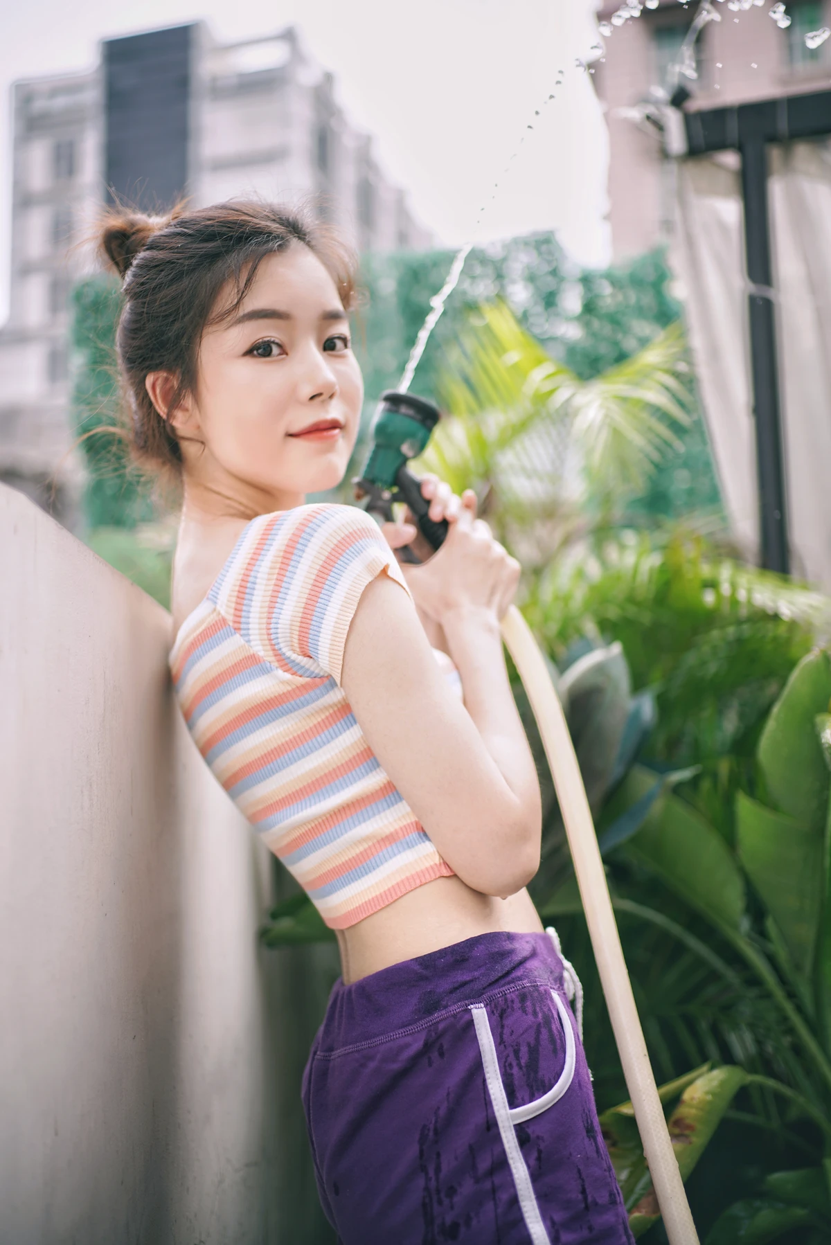 [艺图语] 2023.01.05 Vol.2843 – 天台的水枪少女 圈圈#[25P]-10