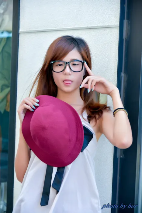 [爱美足] NO.061  方唯真 牛仔短裤 丝袜高跟美腿外拍 街拍#[73P]-1