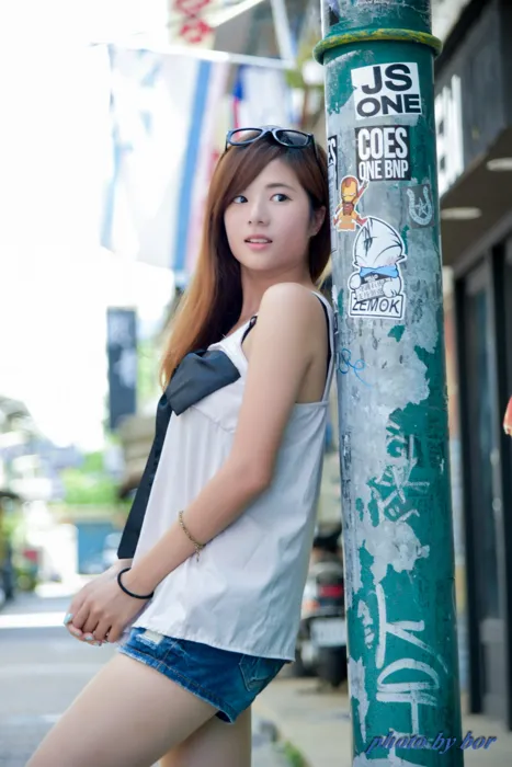 [爱美足] NO.061  方唯真 牛仔短裤 丝袜高跟美腿外拍 街拍#[73P]-9