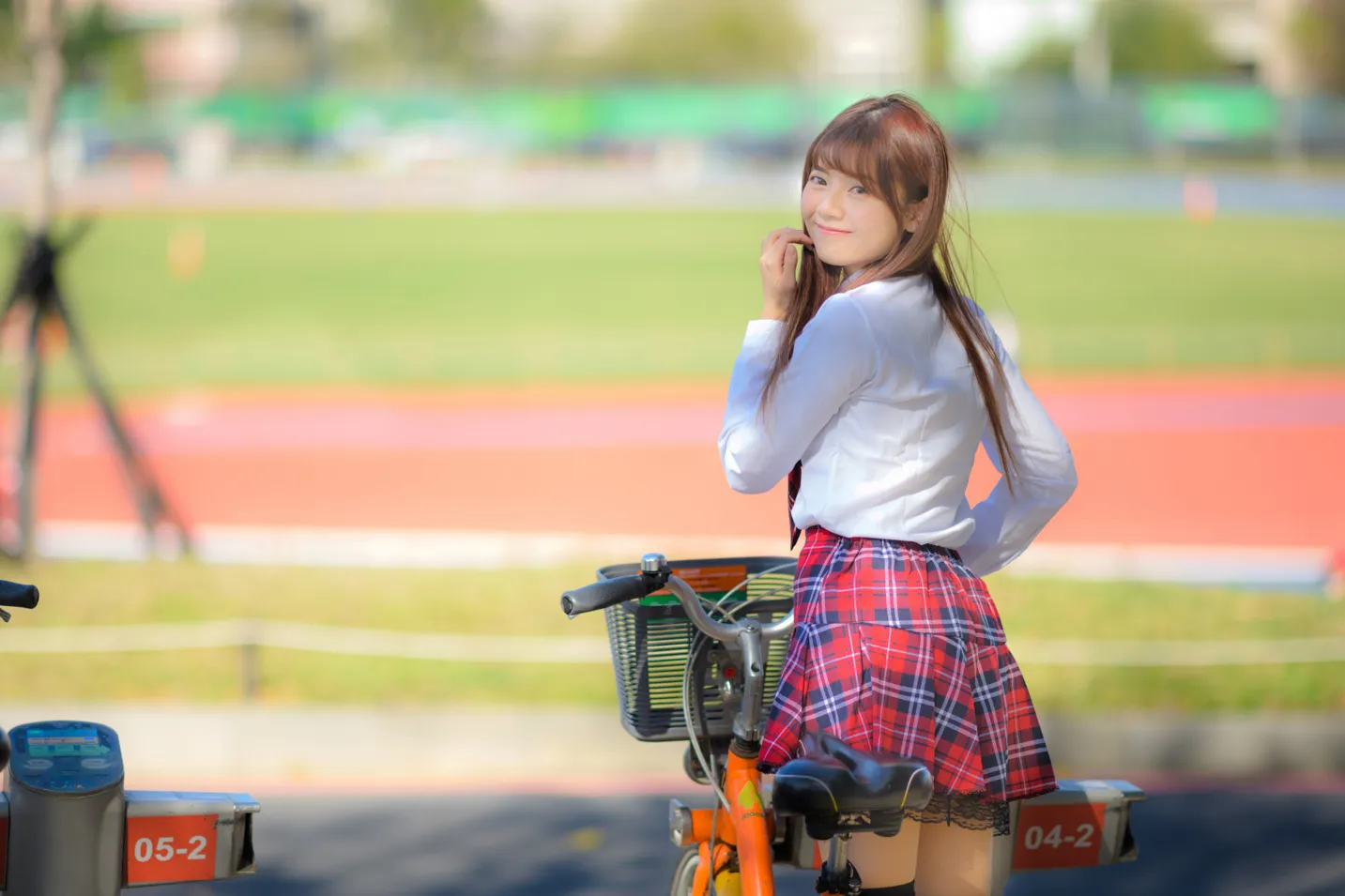 [爱美足] NO.233 学生制服高跟 街拍#[105P]-1