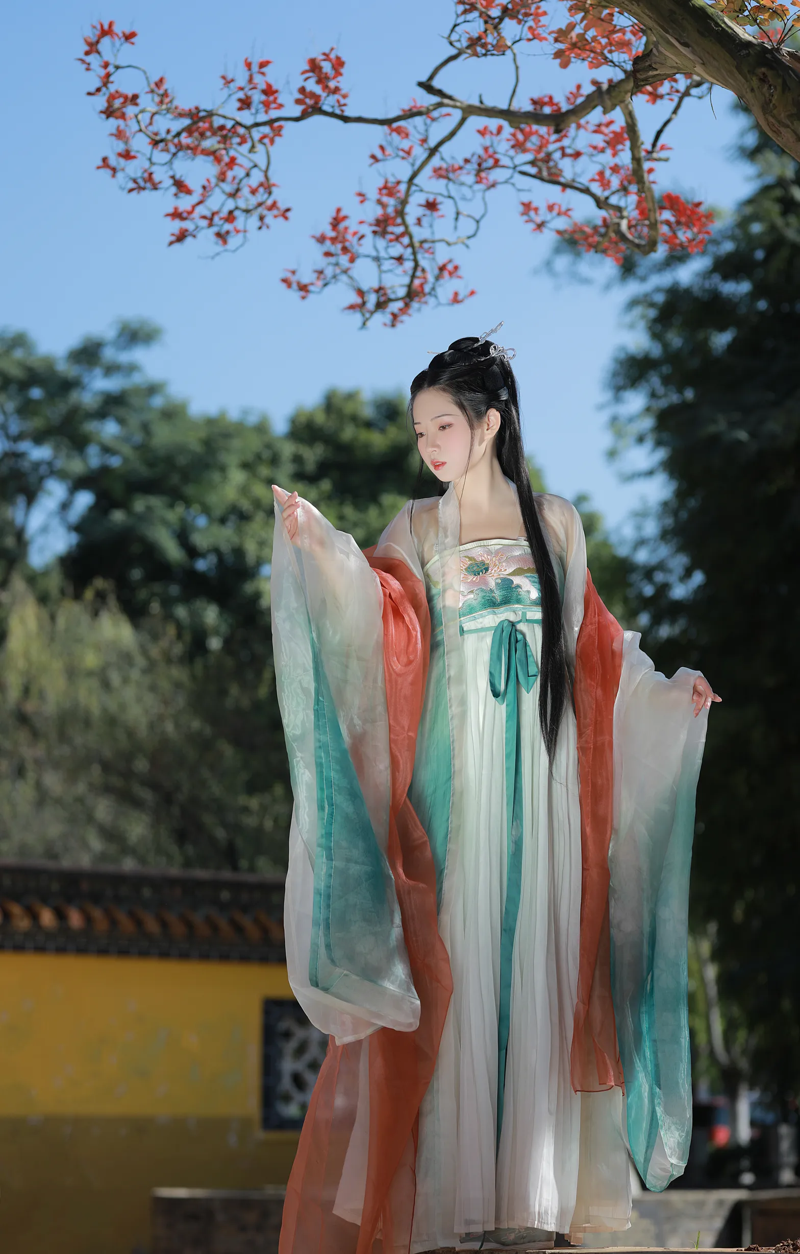 [艺图语] 2022.12.04 Vol.2599 – 休言万事转头空 落花人独立#[34P]-5