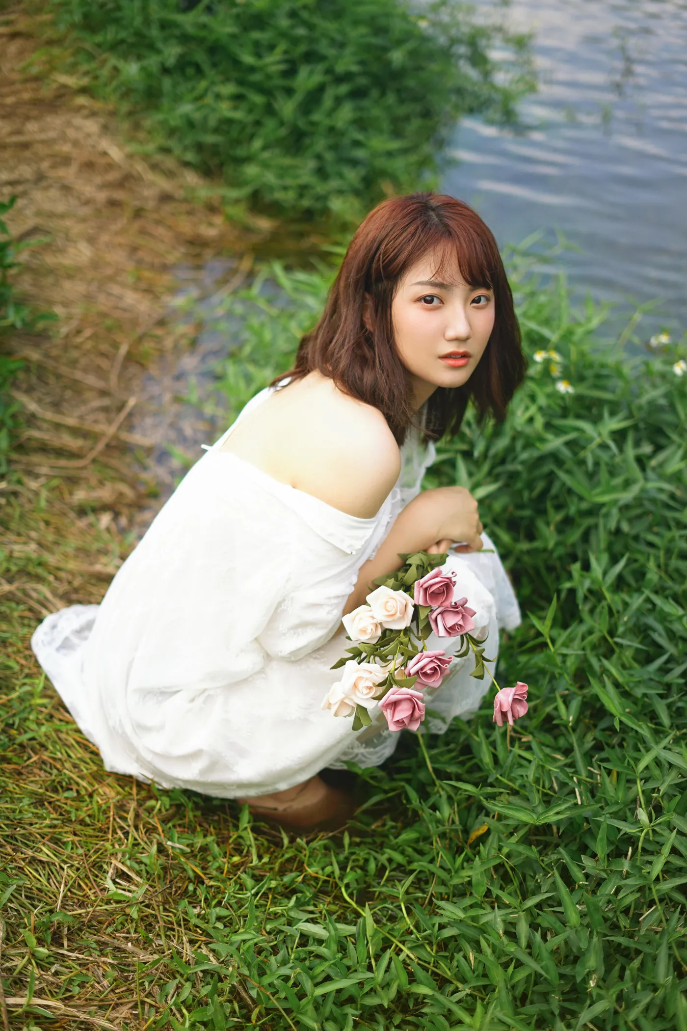 [艺图语] 2022.12.01 Vol.2572 – 河边戏水 杨心颖#[22P]-10