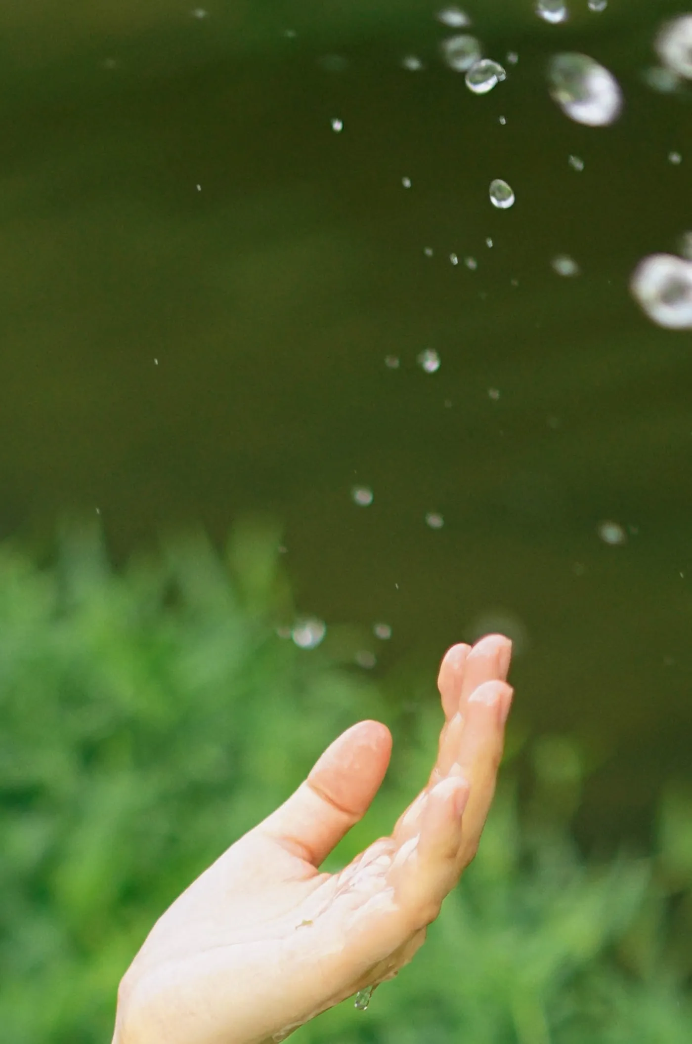 [艺图语] 2022.12.01 Vol.2572 – 河边戏水 杨心颖#[22P]-2