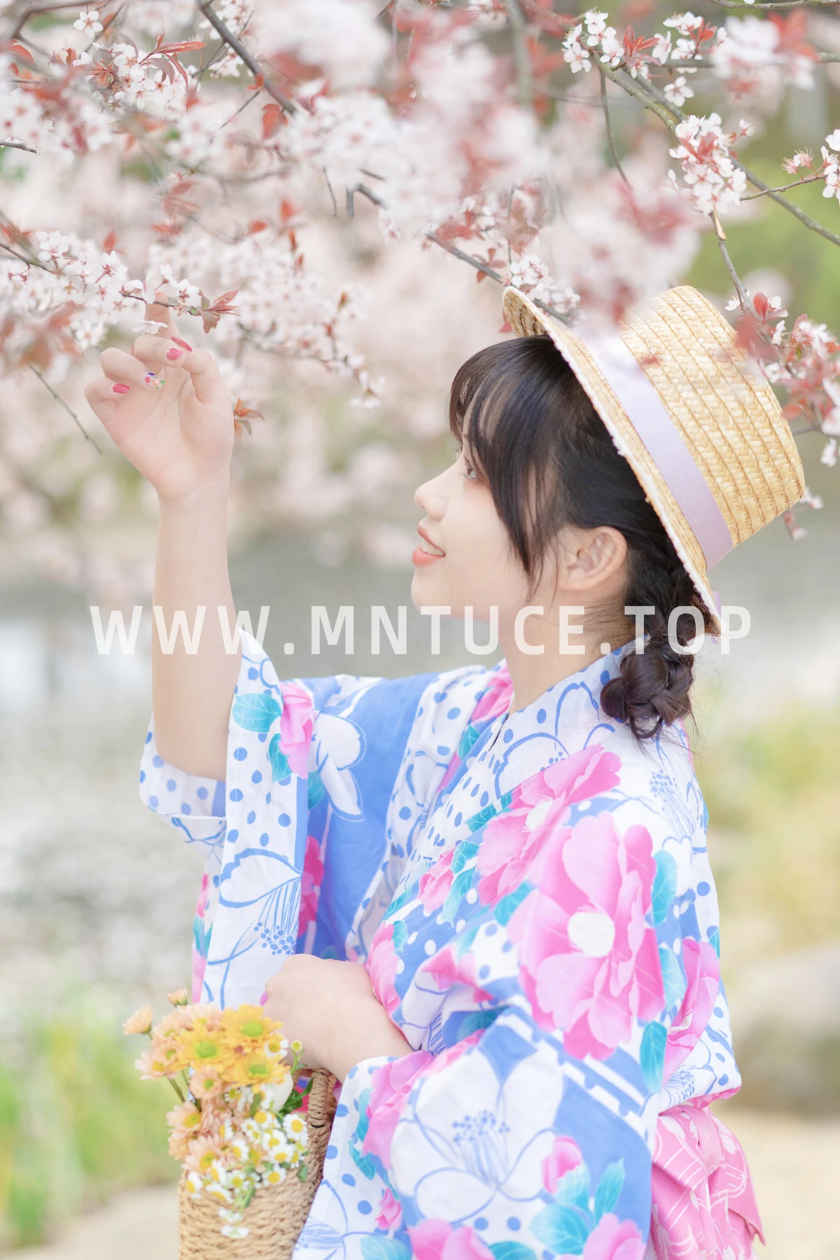 [艺图语] 2023.02.08 Vol.2995 春日花和服 泉泉#[32P]-1