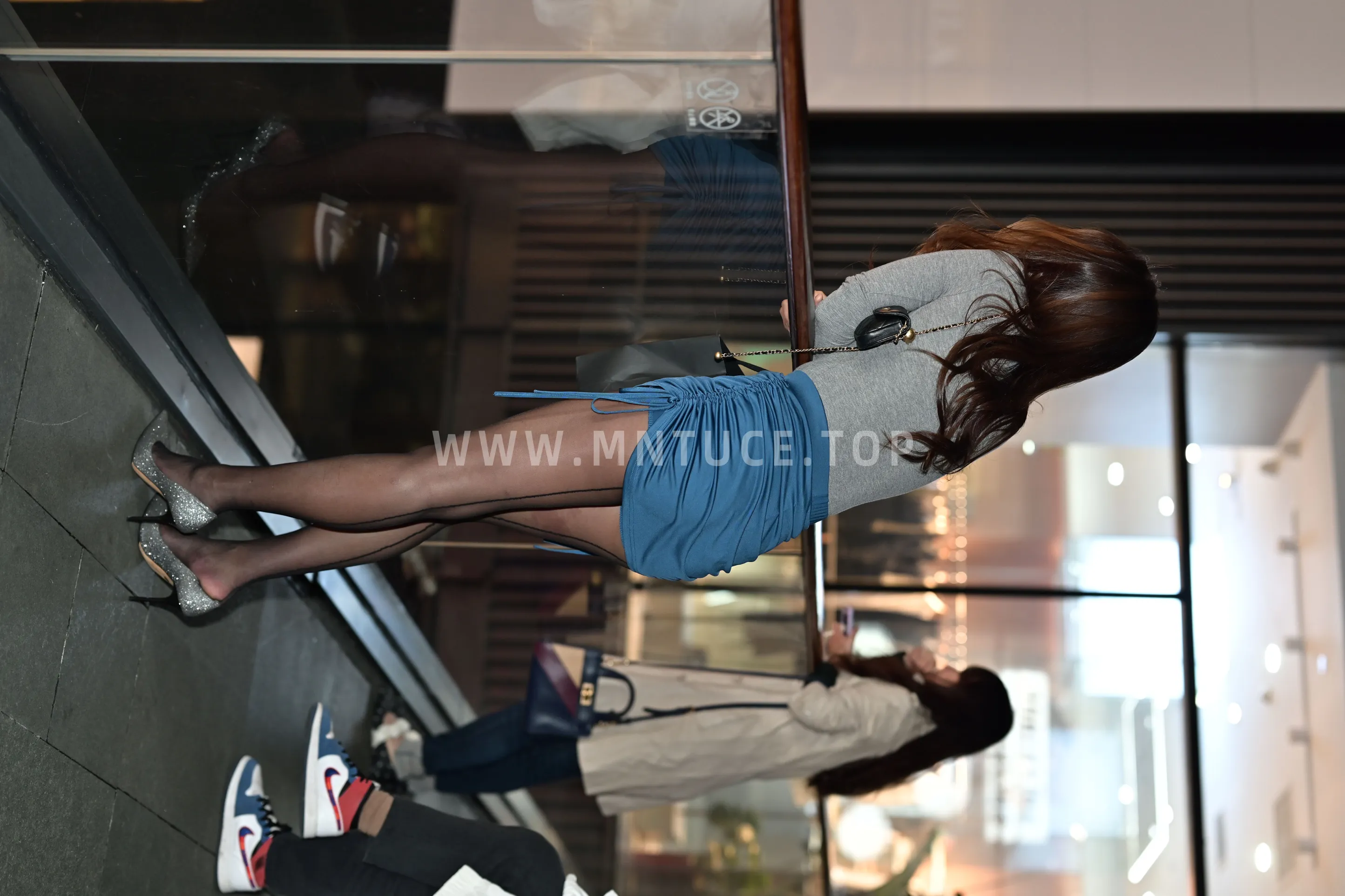 [爱美足] NO.157 蓝色包臀裙黑丝美女 街拍#[105P]-5