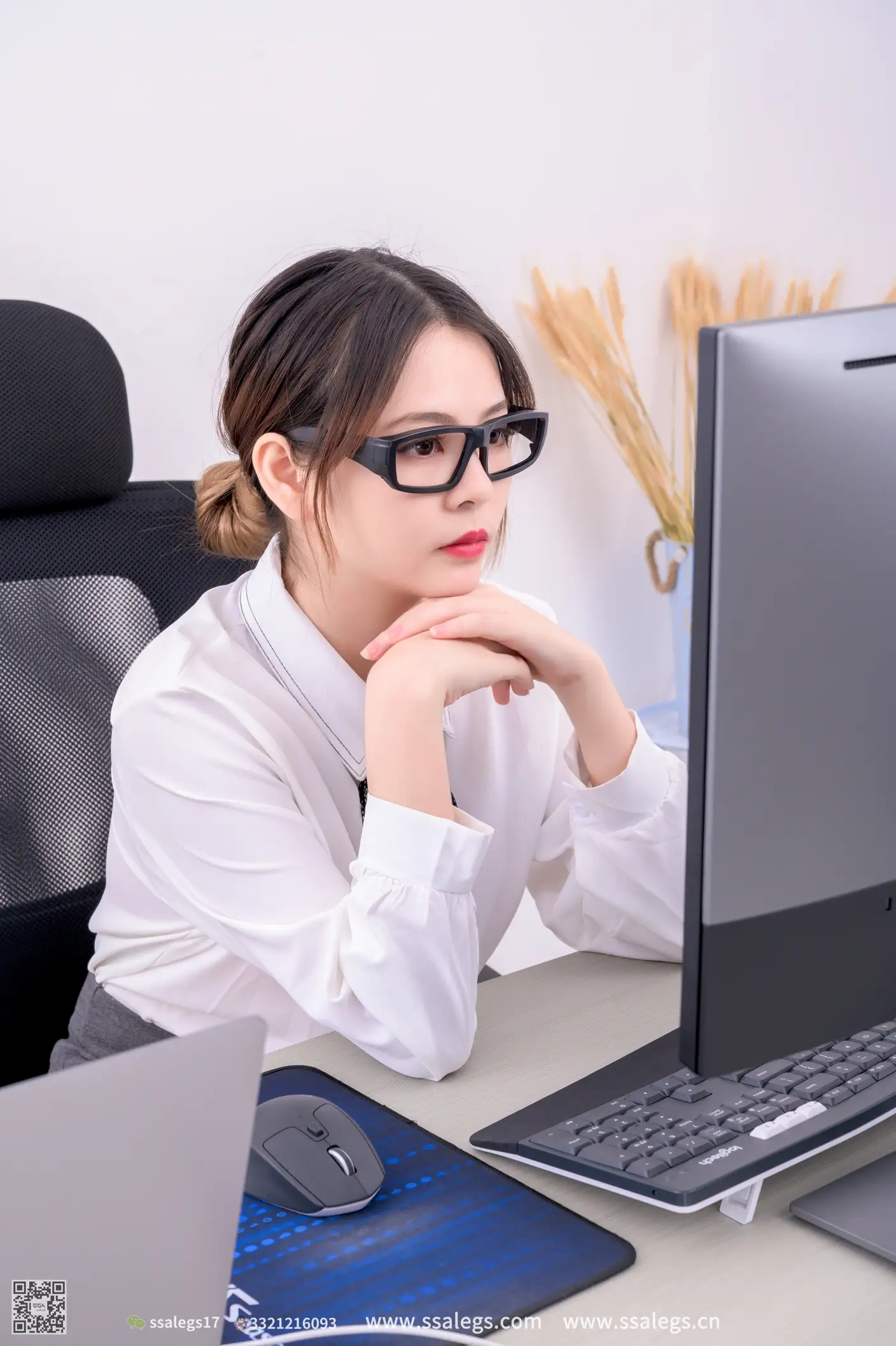 [爱美足] NO.463 春晓 女同事的丝袜诱惑(上) 丝社#[126P]-1